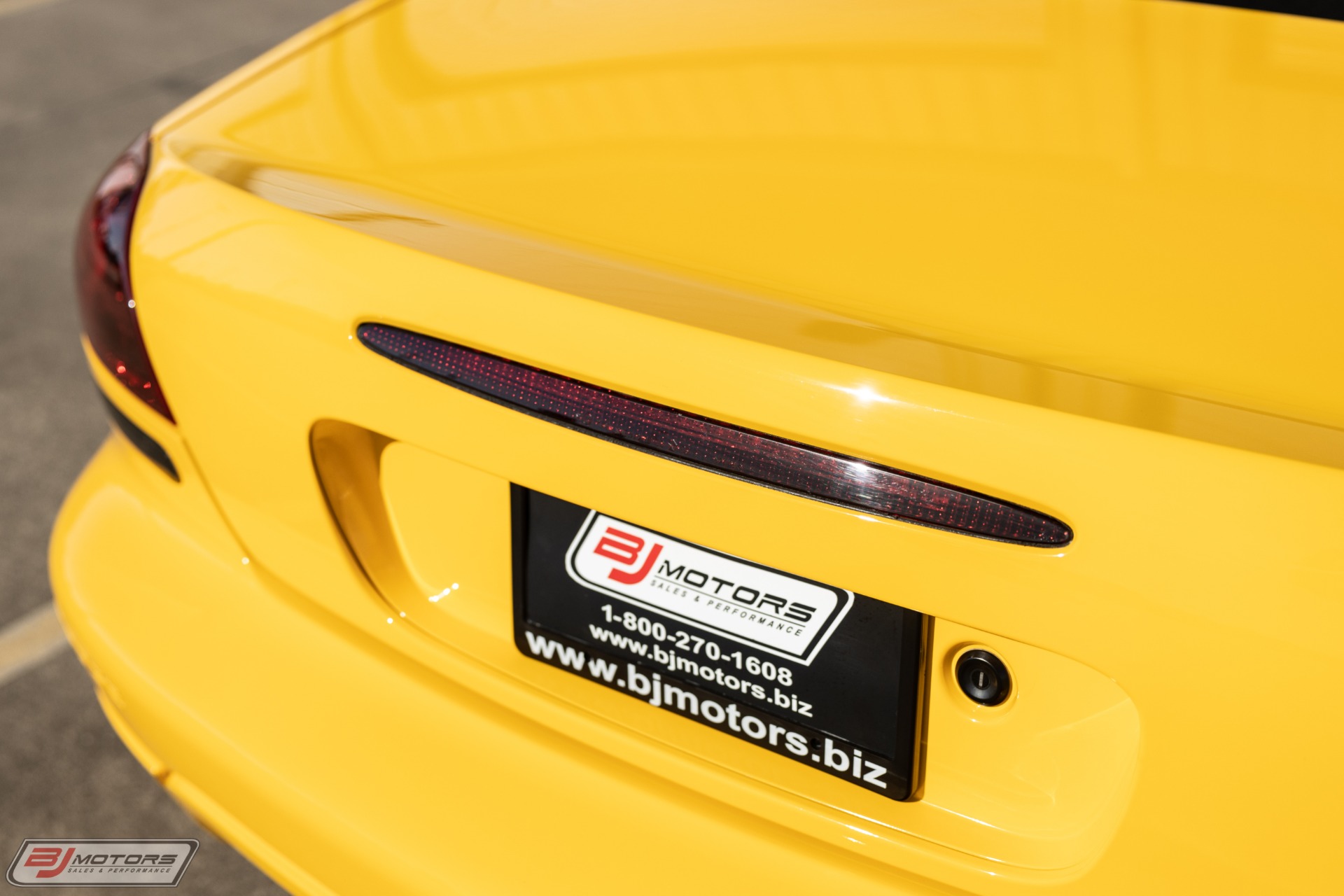 Used-2005-Dodge-Viper-SRT-10