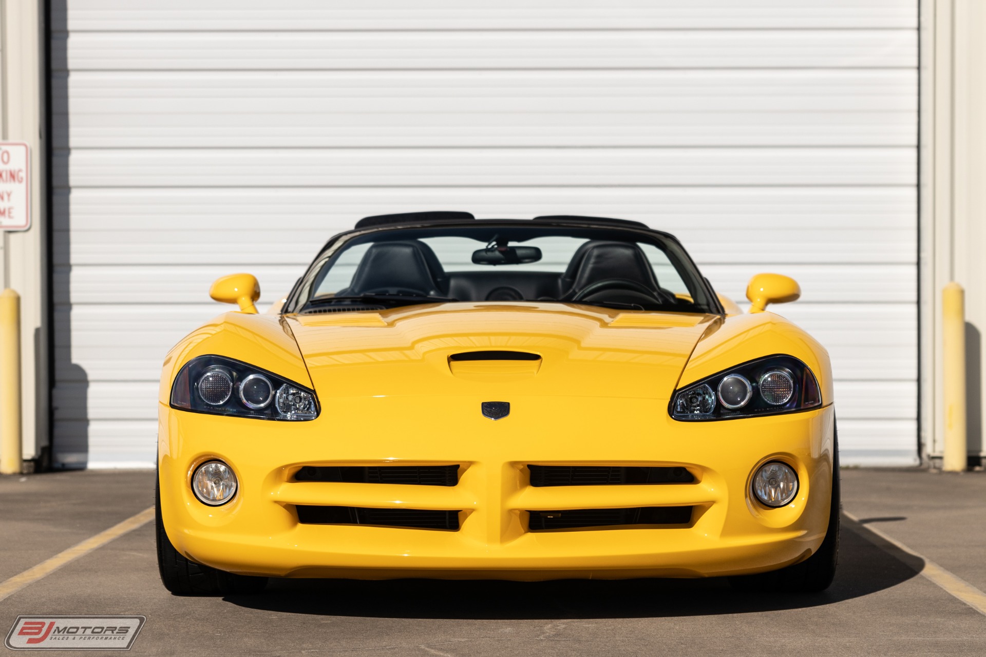 Used-2005-Dodge-Viper-SRT-10