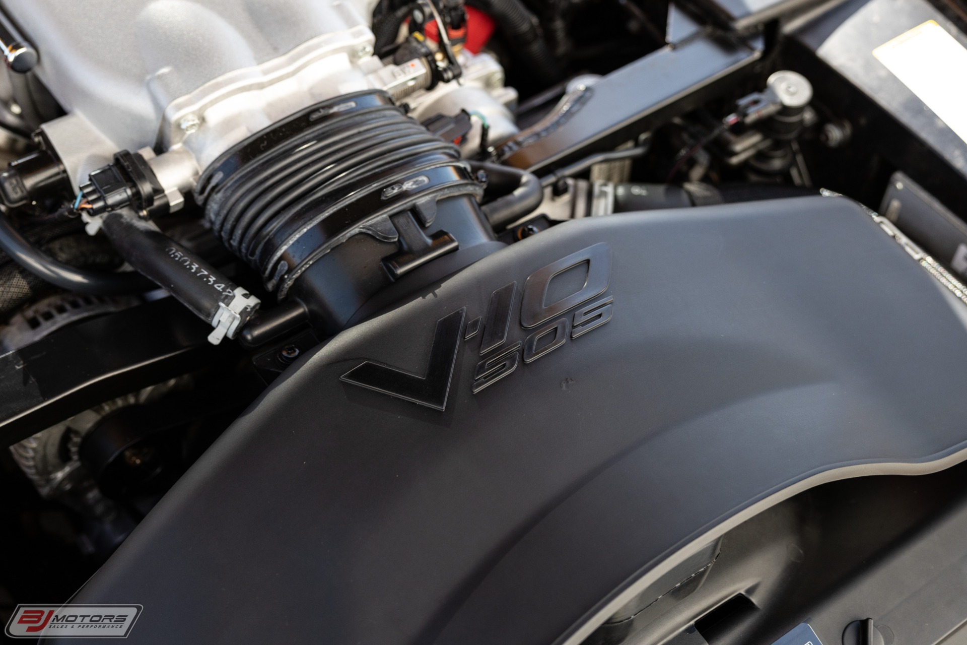 Used-2005-Dodge-Viper-SRT-10