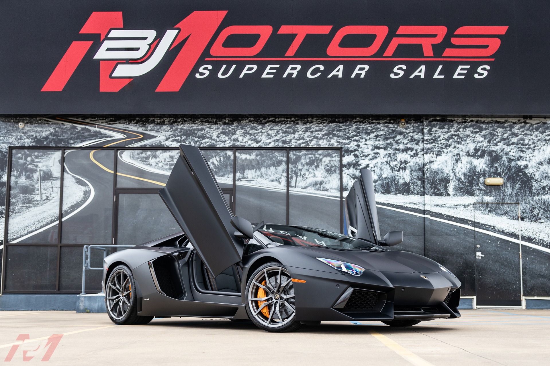 Used-2014-Lamborghini-Aventador-LP-700-4-Roadster