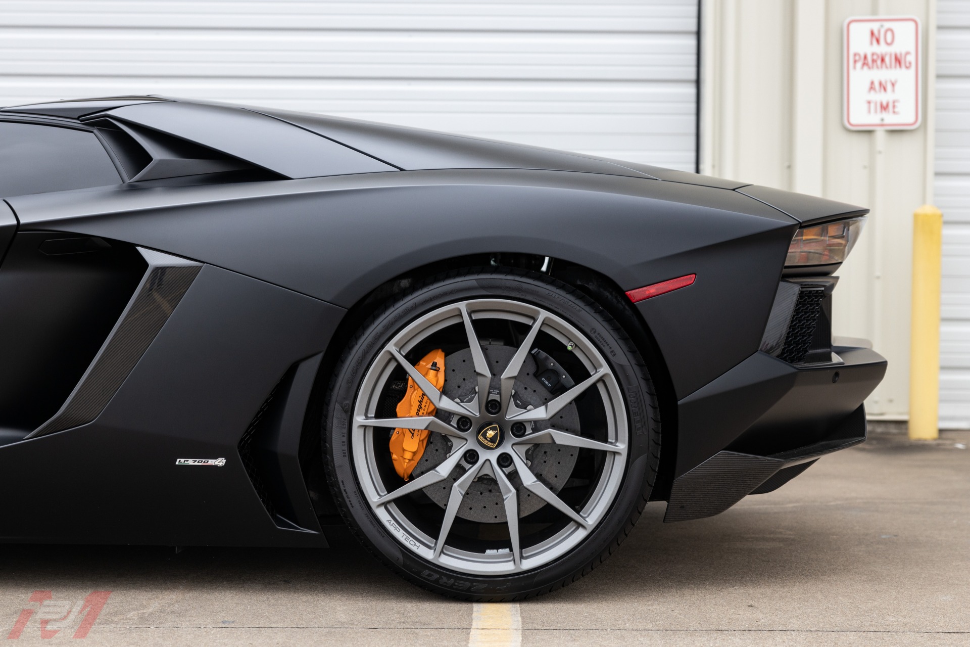 Used-2014-Lamborghini-Aventador-LP-700-4-Roadster