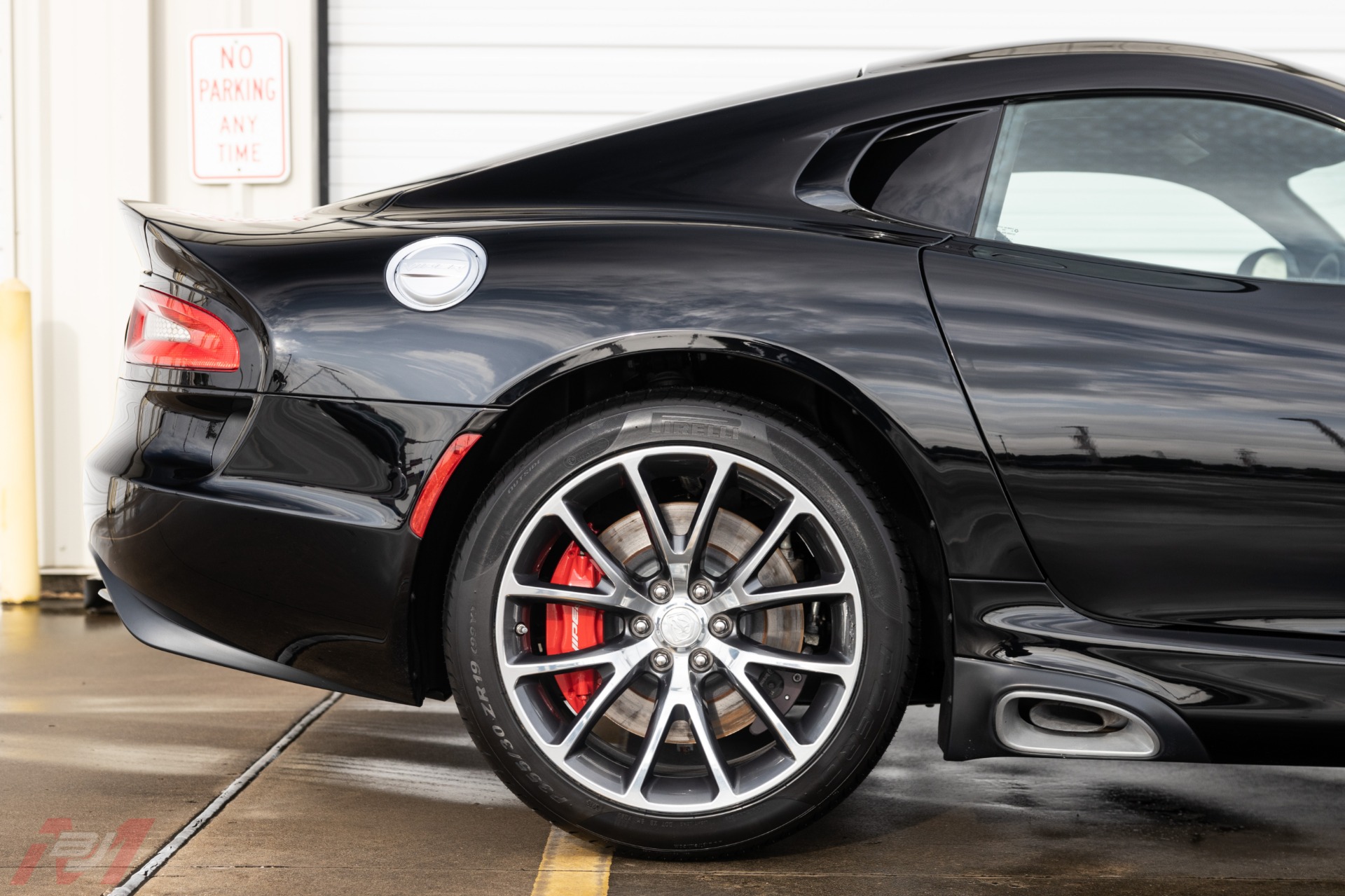 Used-2013-Dodge-Viper-GTS