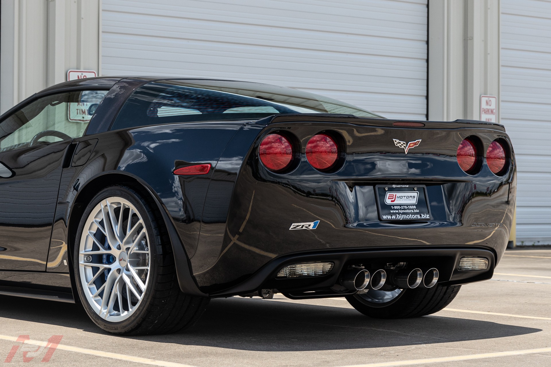 Used-2009-Chevrolet-Corvette-ZR1-3ZR