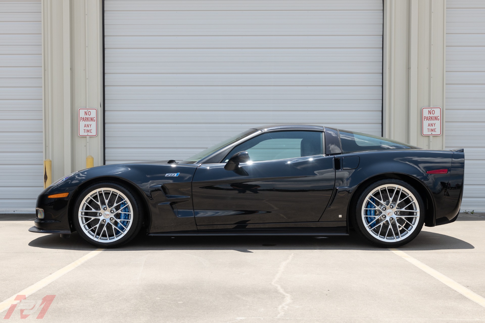 Used-2009-Chevrolet-Corvette-ZR1-3ZR