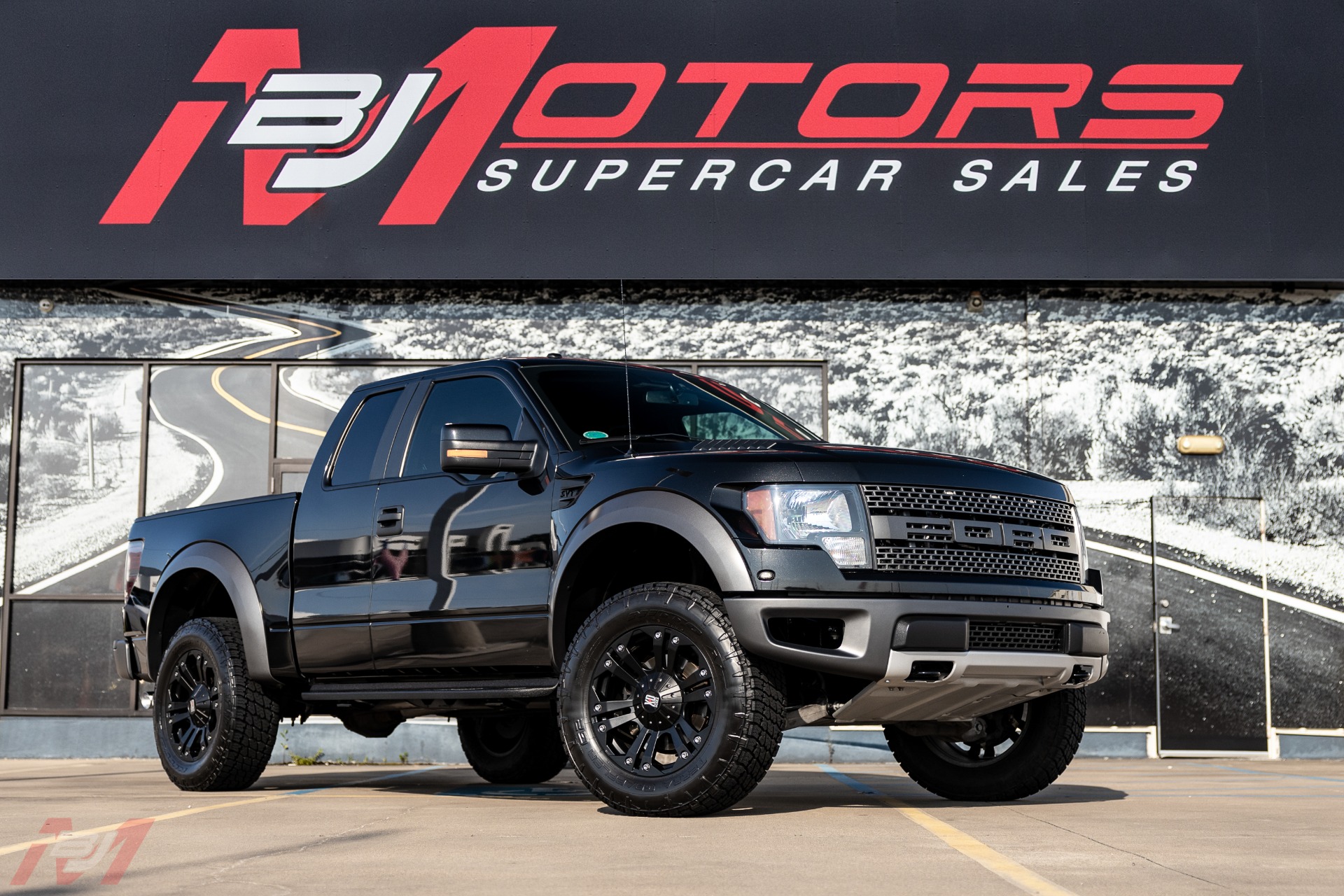 Used-2010-Ford-F-150-SVT-Raptor