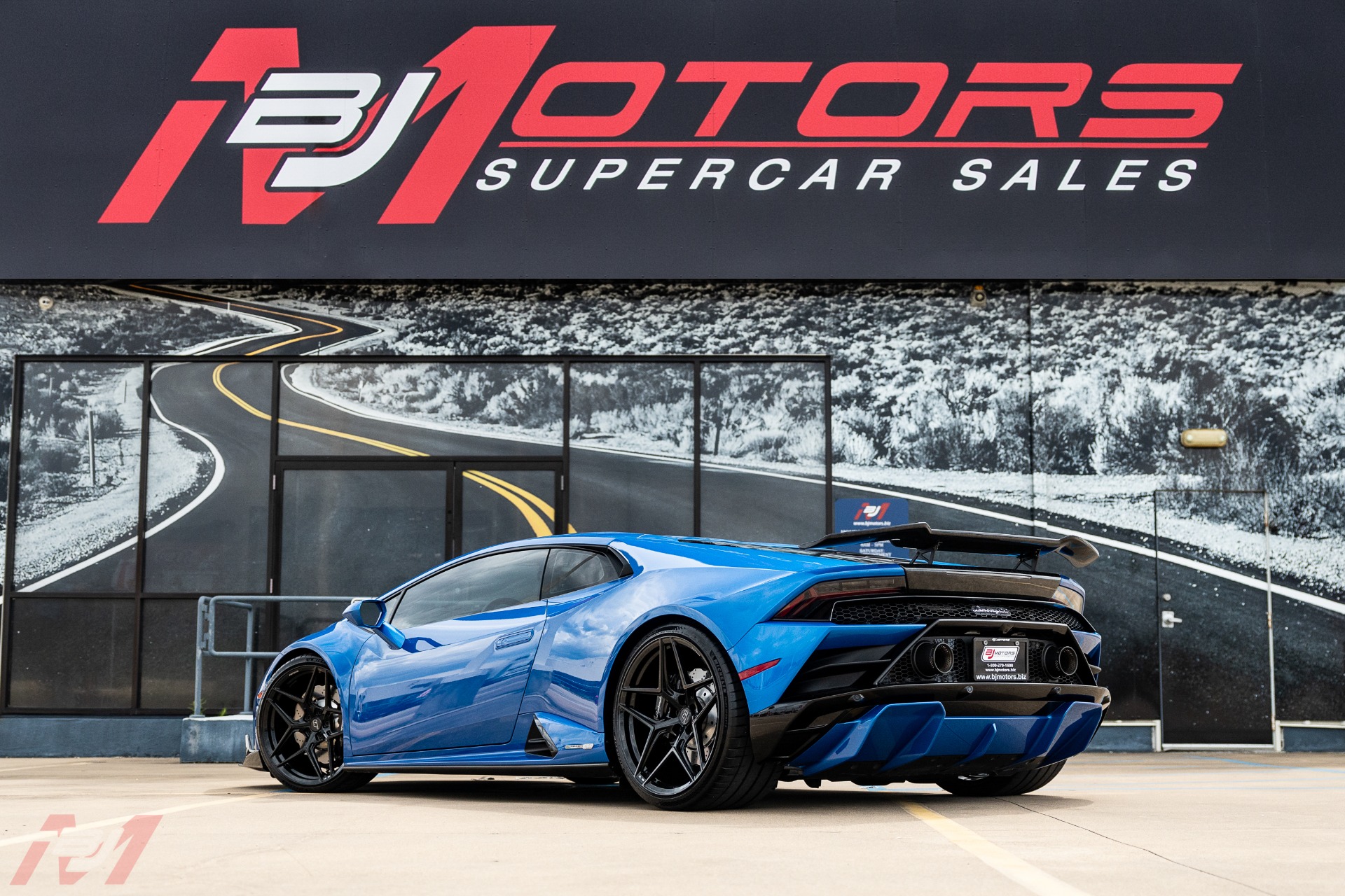 Used-2021-Lamborghini-Huracan-EVO