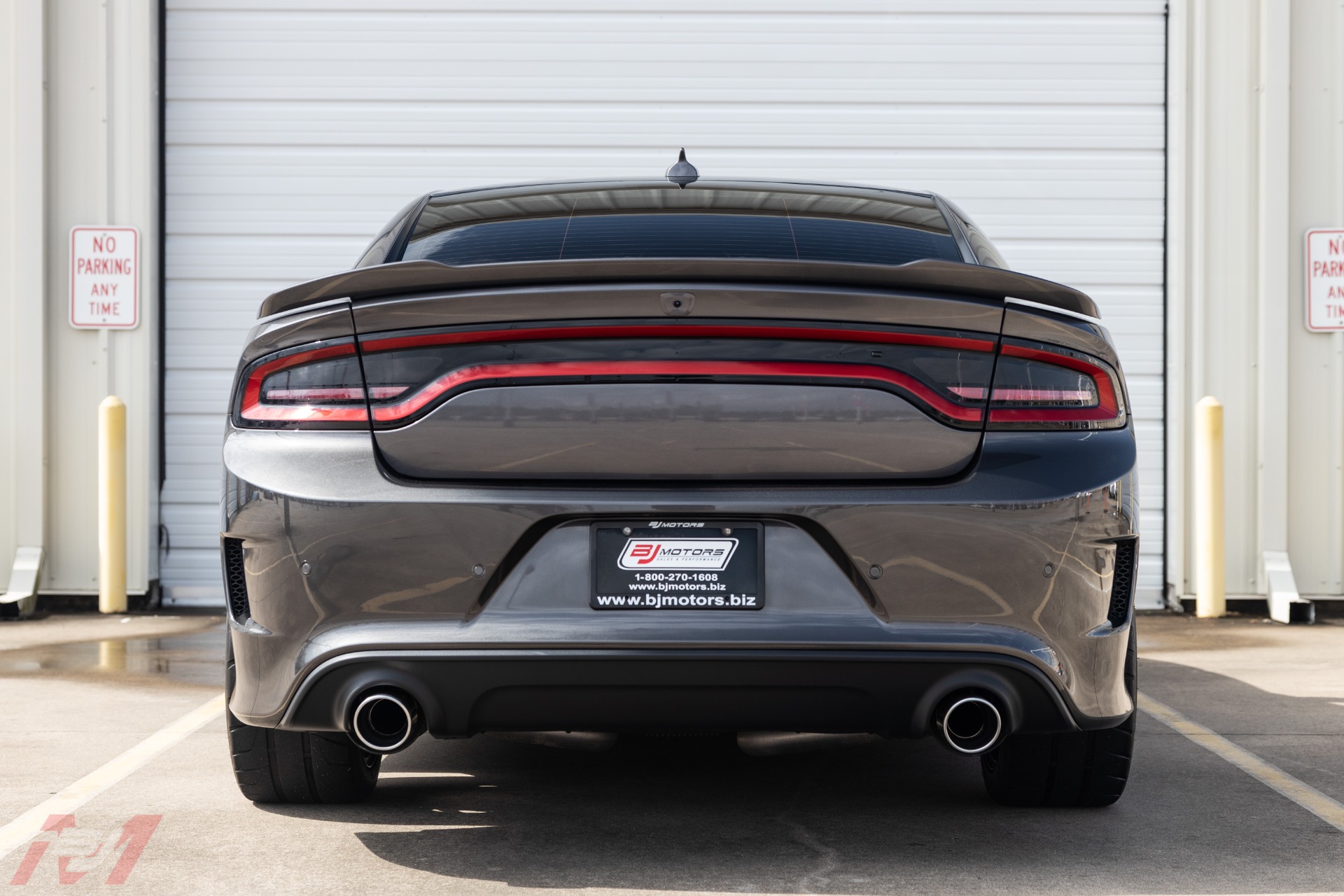 Used-2016-Dodge-Charger-SRT-Hellcat