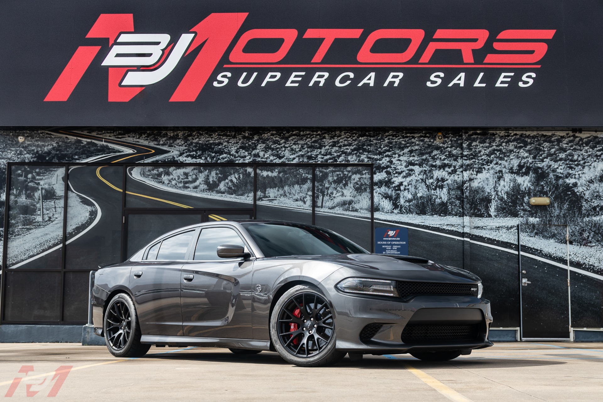 Used-2016-Dodge-Charger-SRT-Hellcat