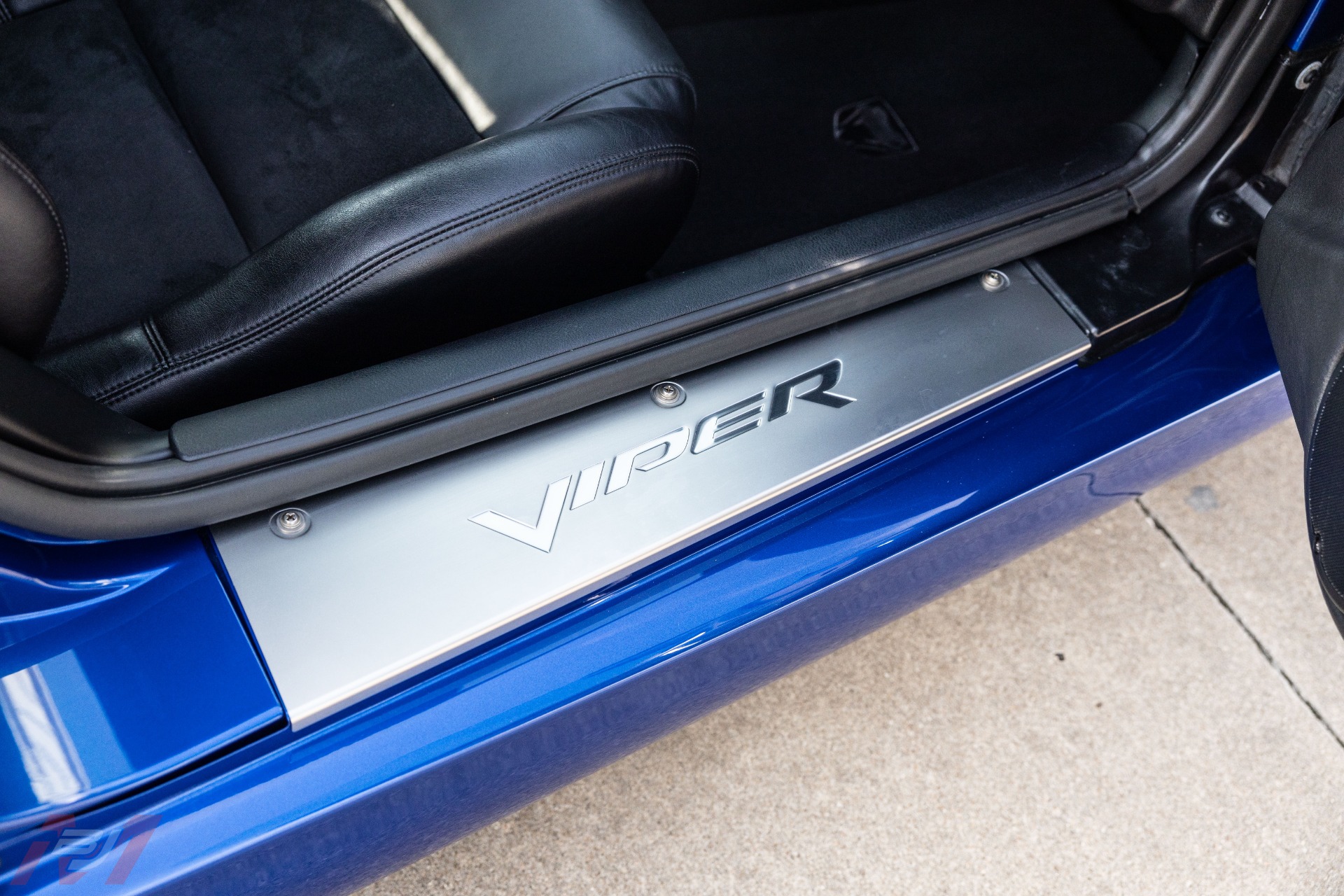 Used-2010-Dodge-Viper-ACR