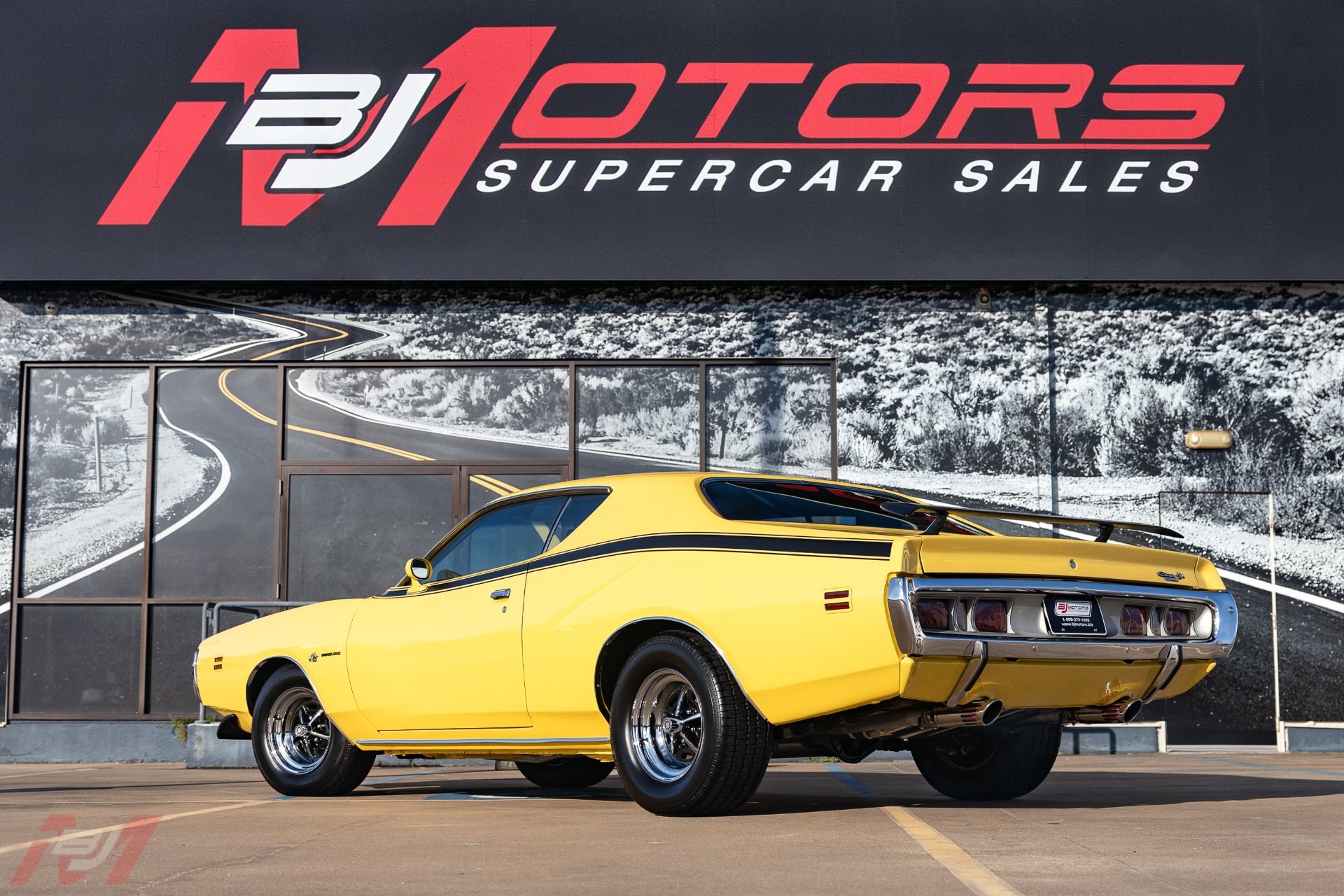 Used-1971-Dodge-Charger-Super-Bee-440-Six-Pack