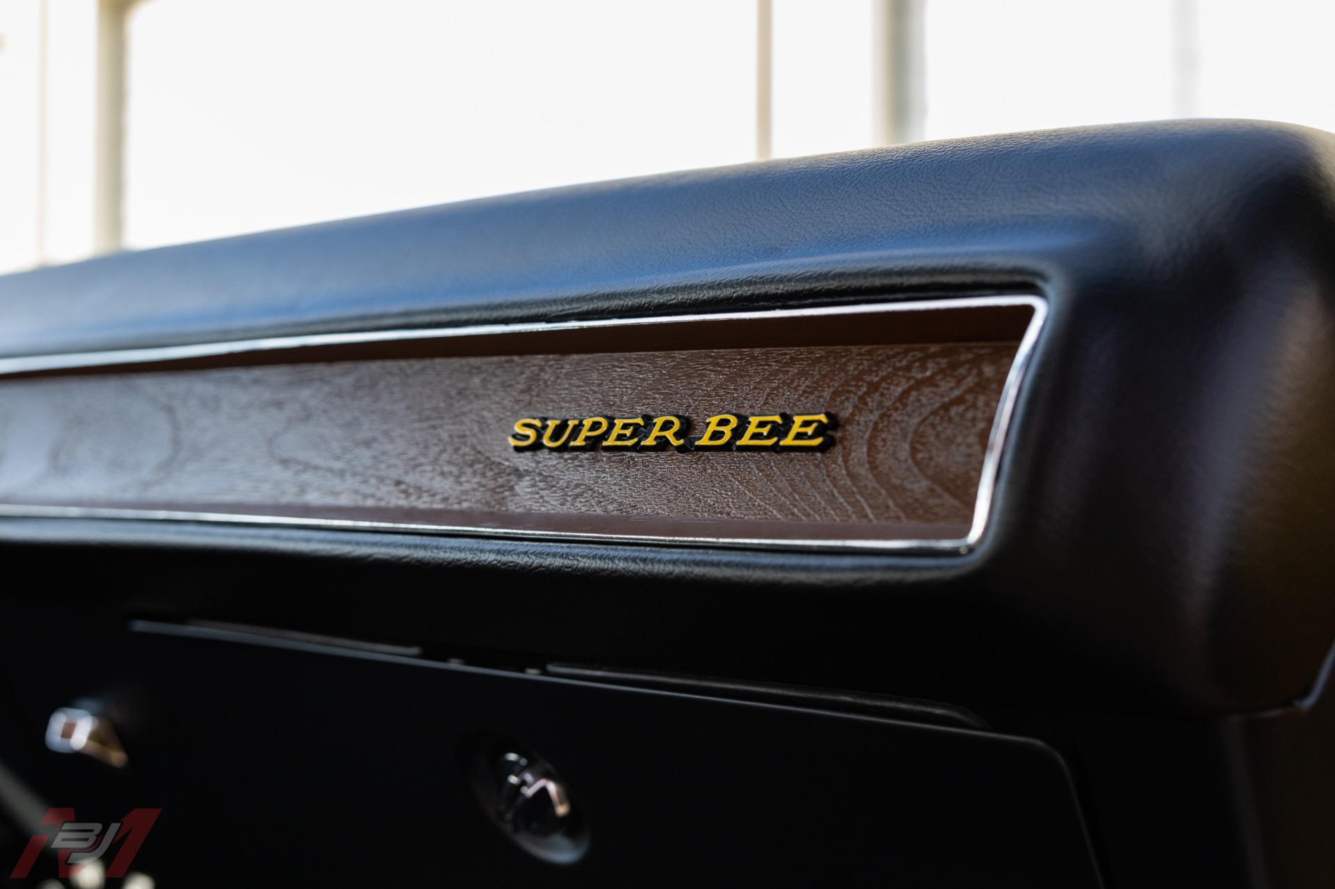 Used-1971-Dodge-Charger-Super-Bee-440-Six-Pack