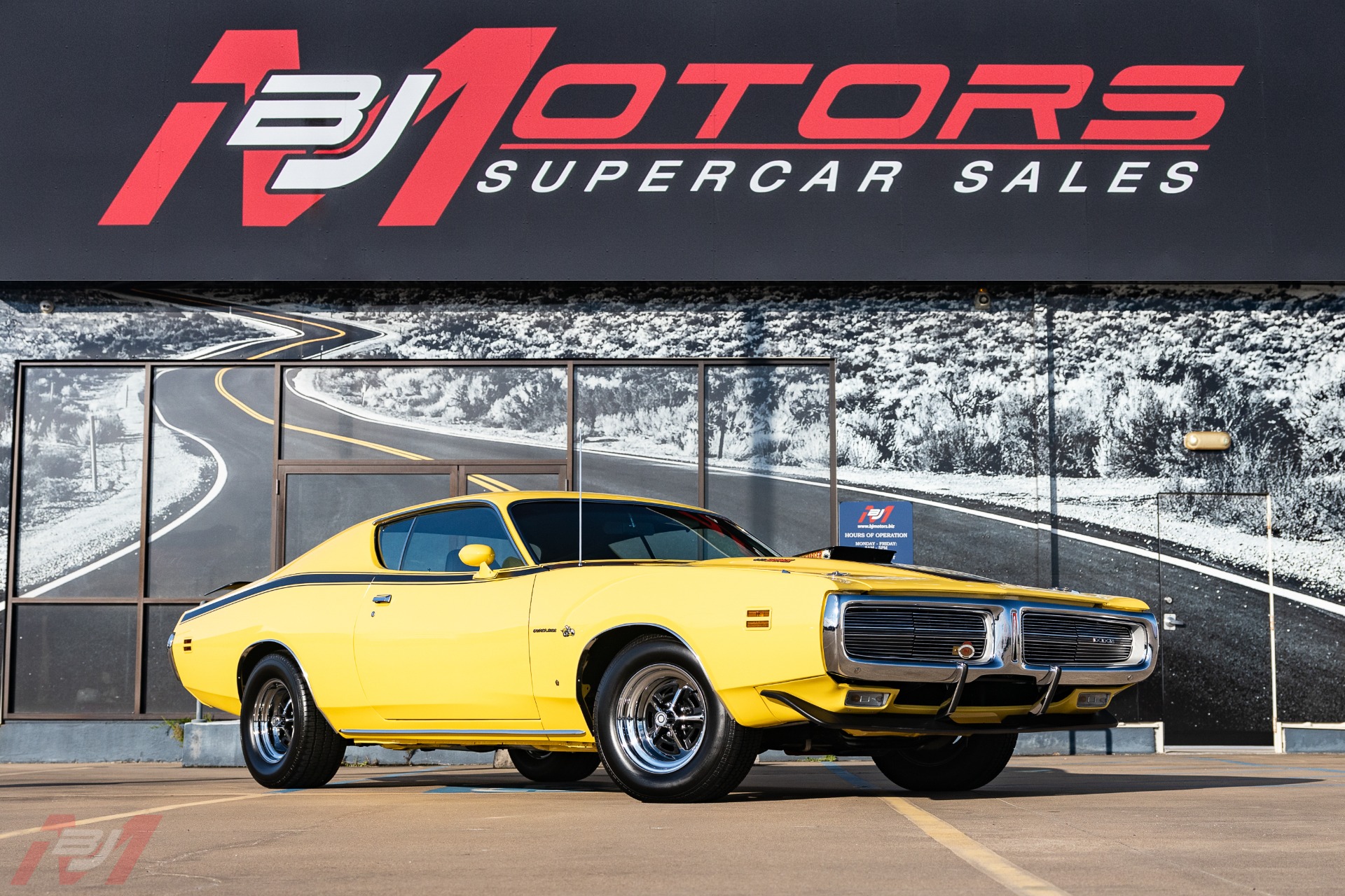 Used-1971-Dodge-Charger-Super-Bee-440-Six-Pack