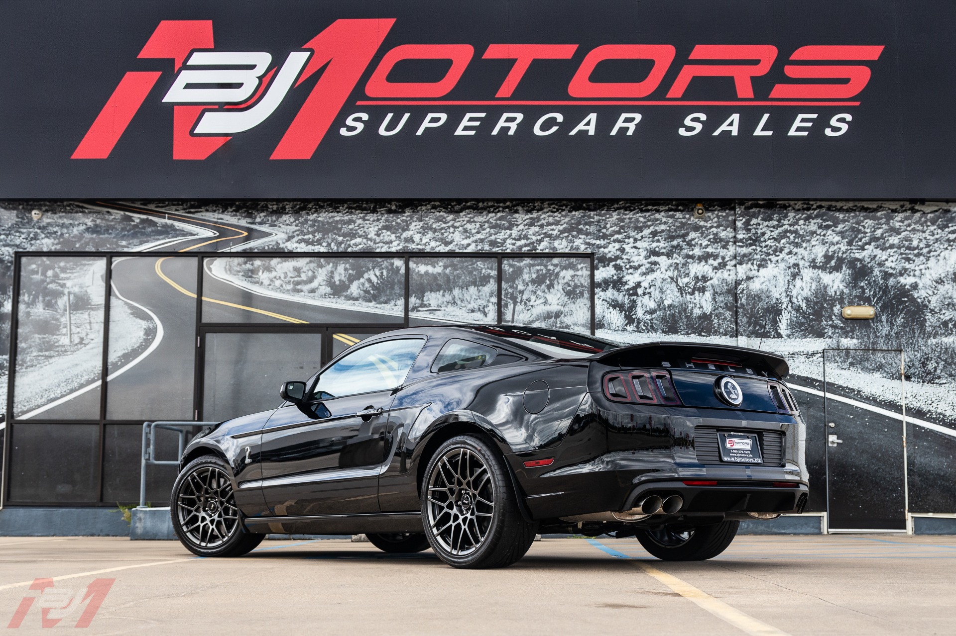 Used-2013-Ford-Mustang-Shelby-GT500