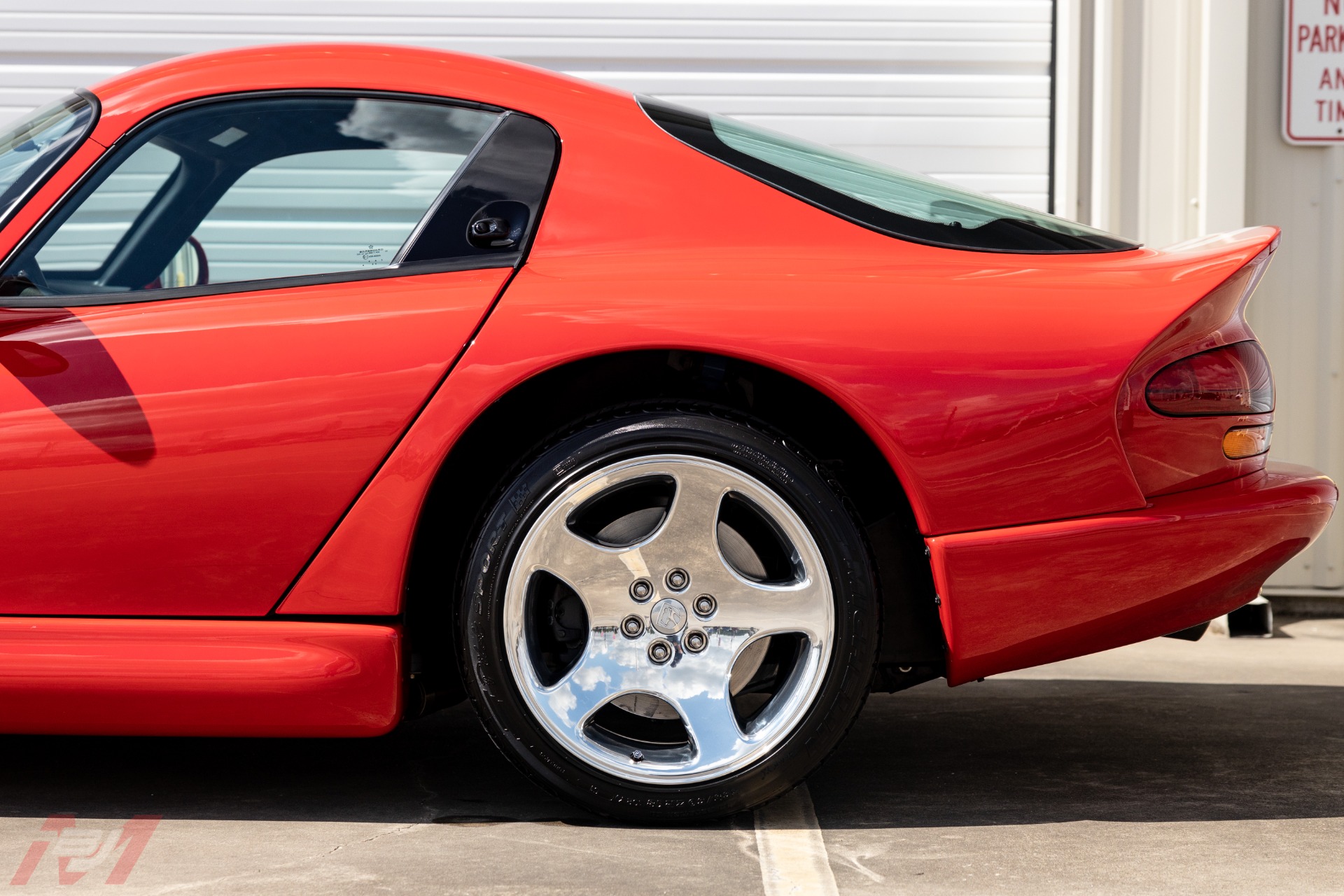 Used-2002-Dodge-Viper-GTS-Final-Edition