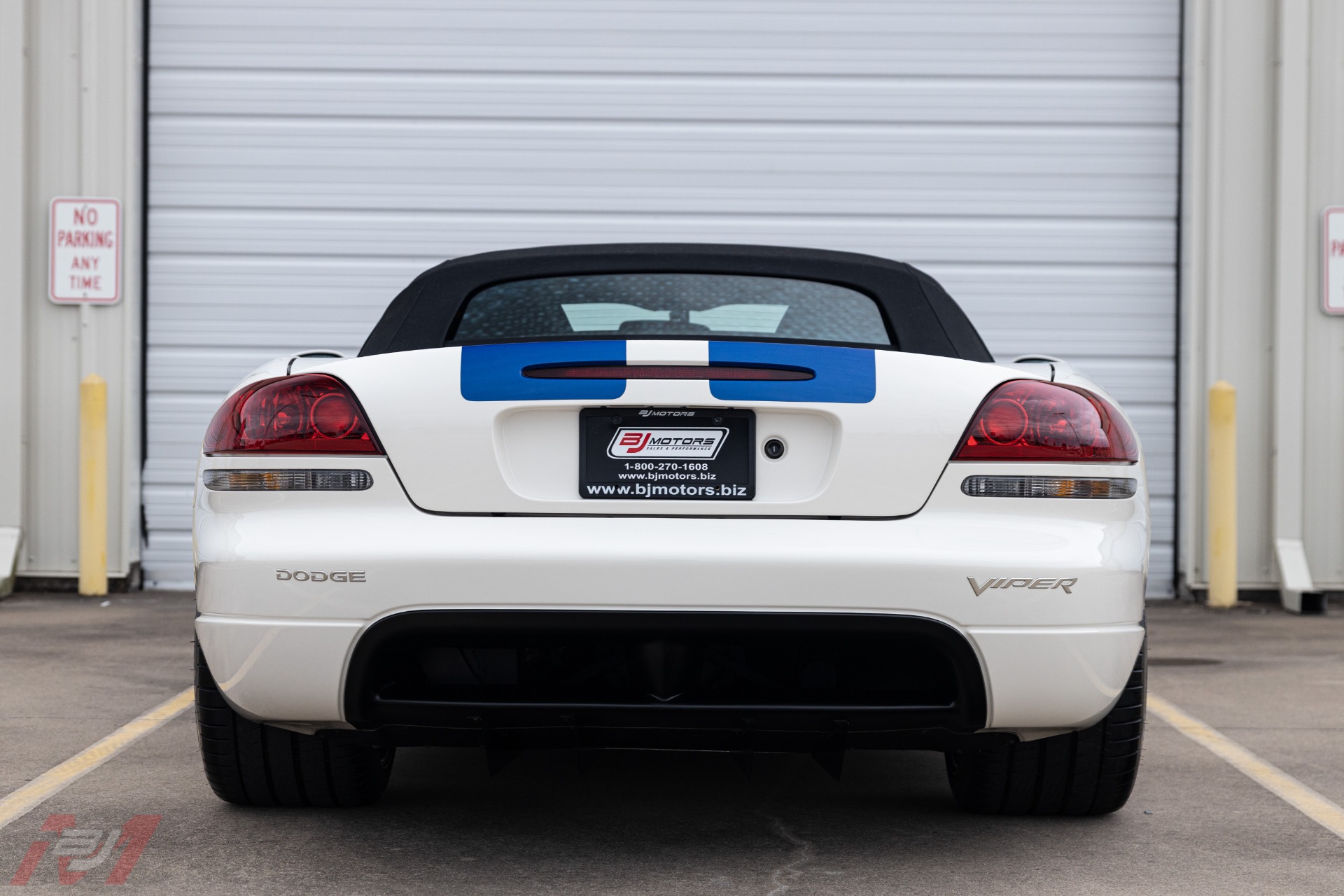 Used-2005-Dodge-Viper-SRT-10-Commemorative-Edition