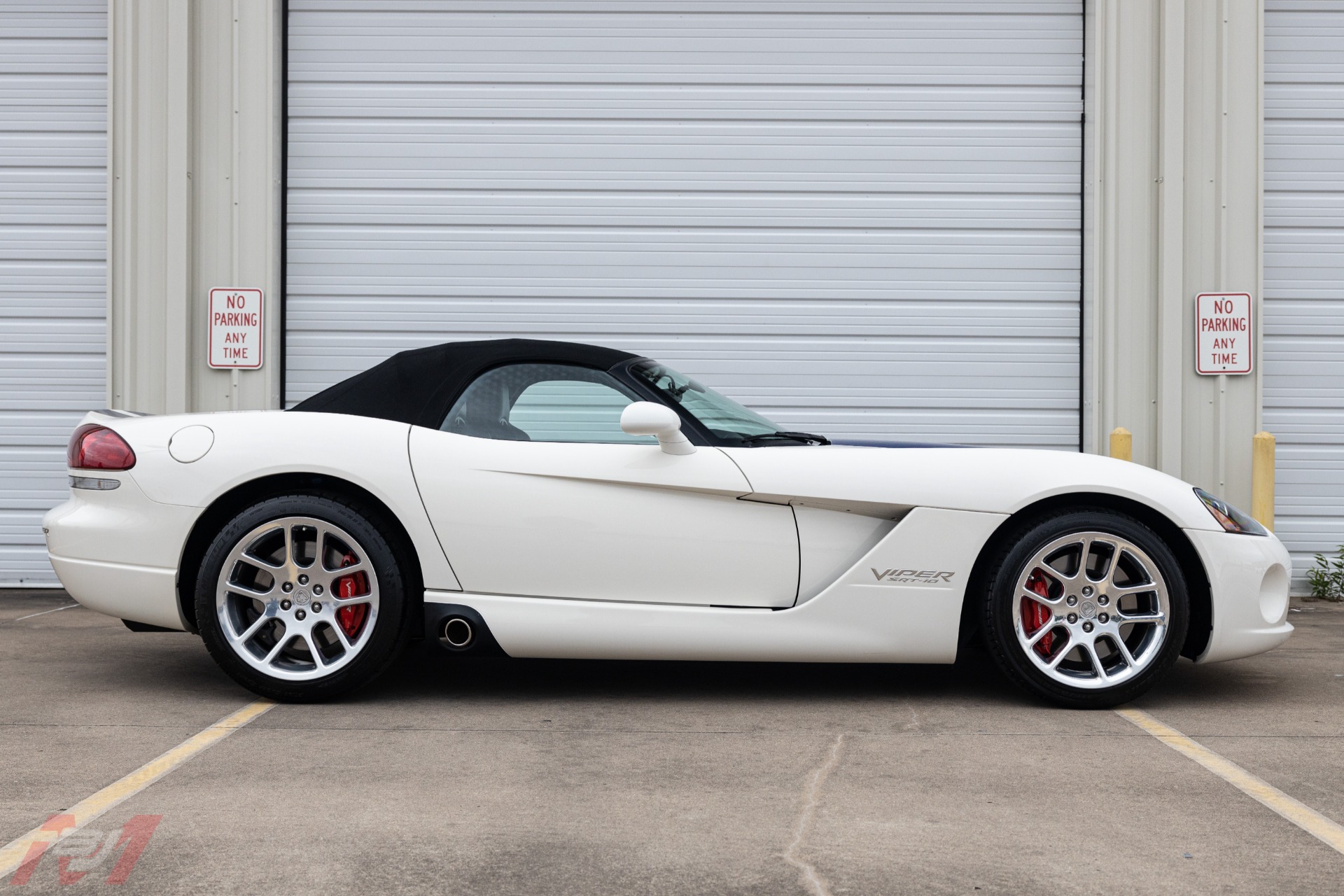 Used-2005-Dodge-Viper-SRT-10-Commemorative-Edition