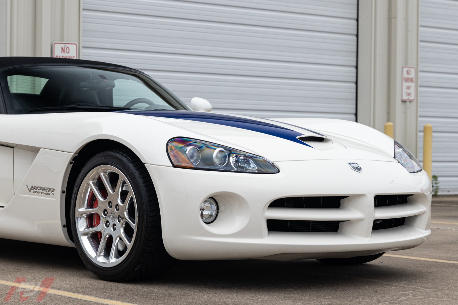 Used-2005-Dodge-Viper-SRT-10-Commemorative-Edition