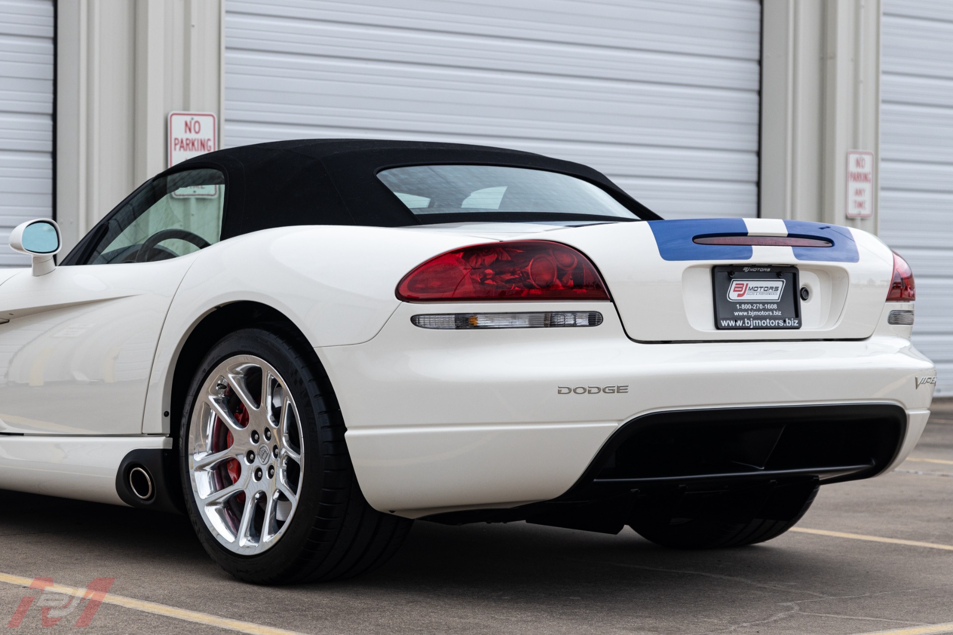 Used-2005-Dodge-Viper-SRT-10-Commemorative-Edition