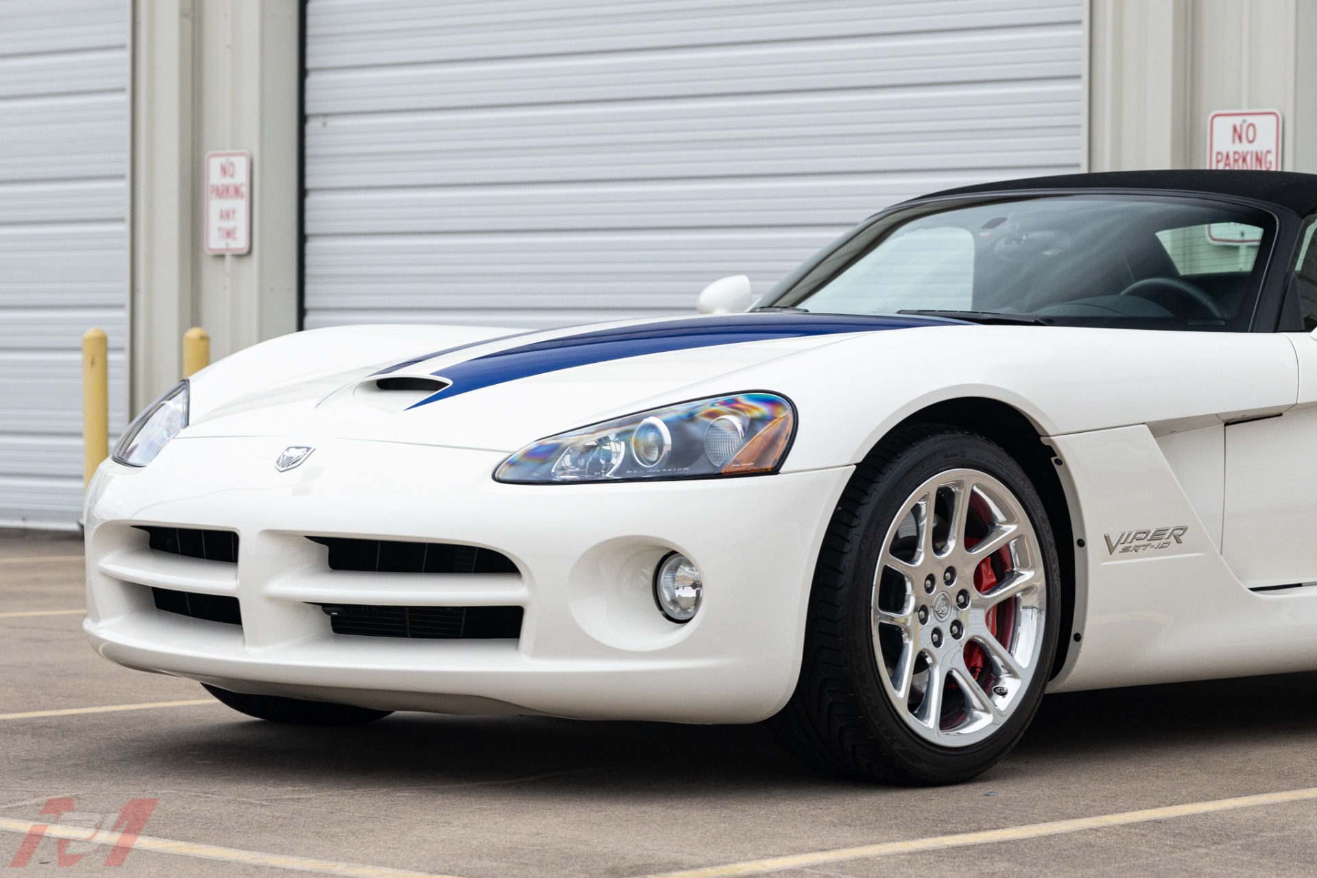 Used-2005-Dodge-Viper-SRT-10-Commemorative-Edition