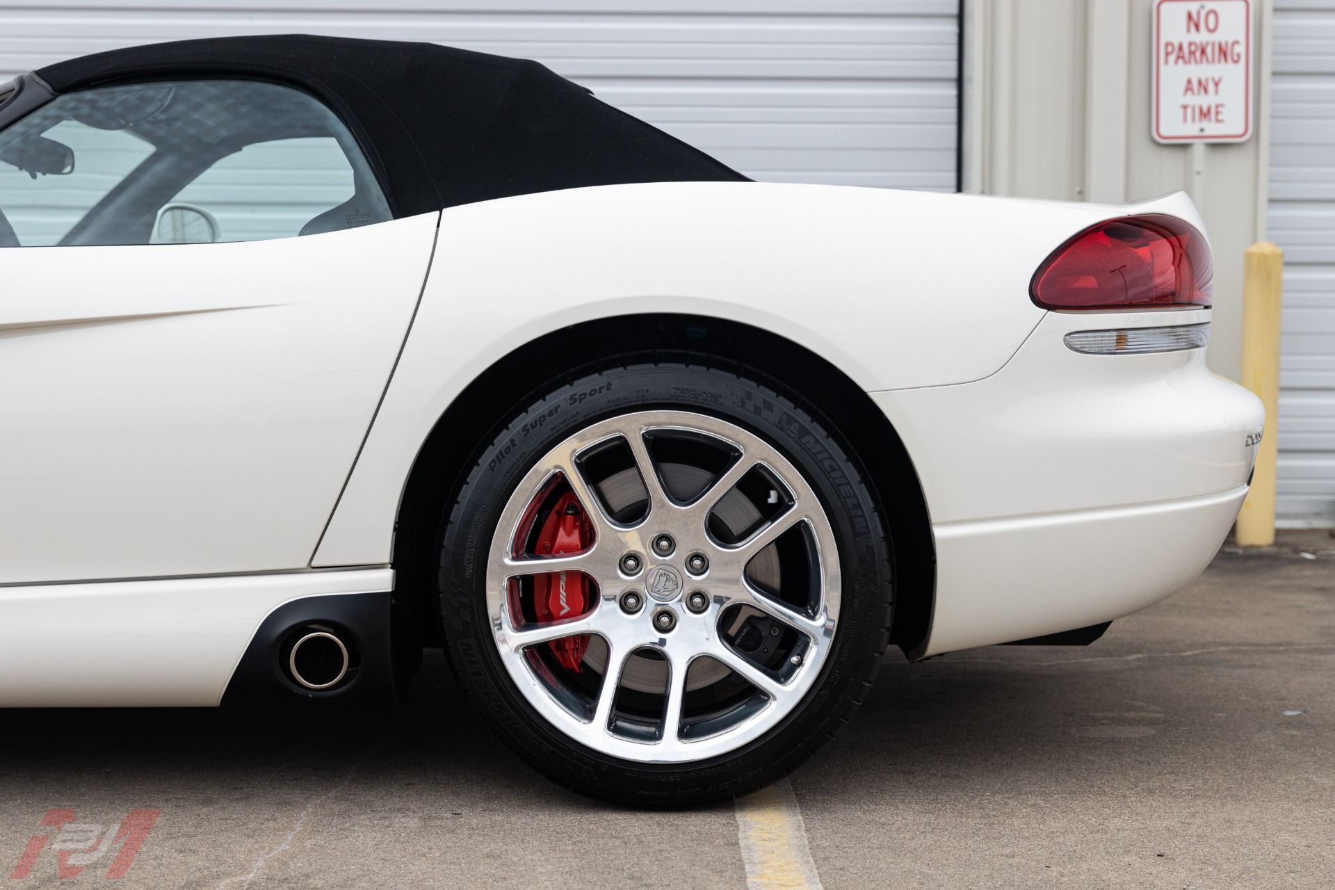 Used-2005-Dodge-Viper-SRT-10-Commemorative-Edition