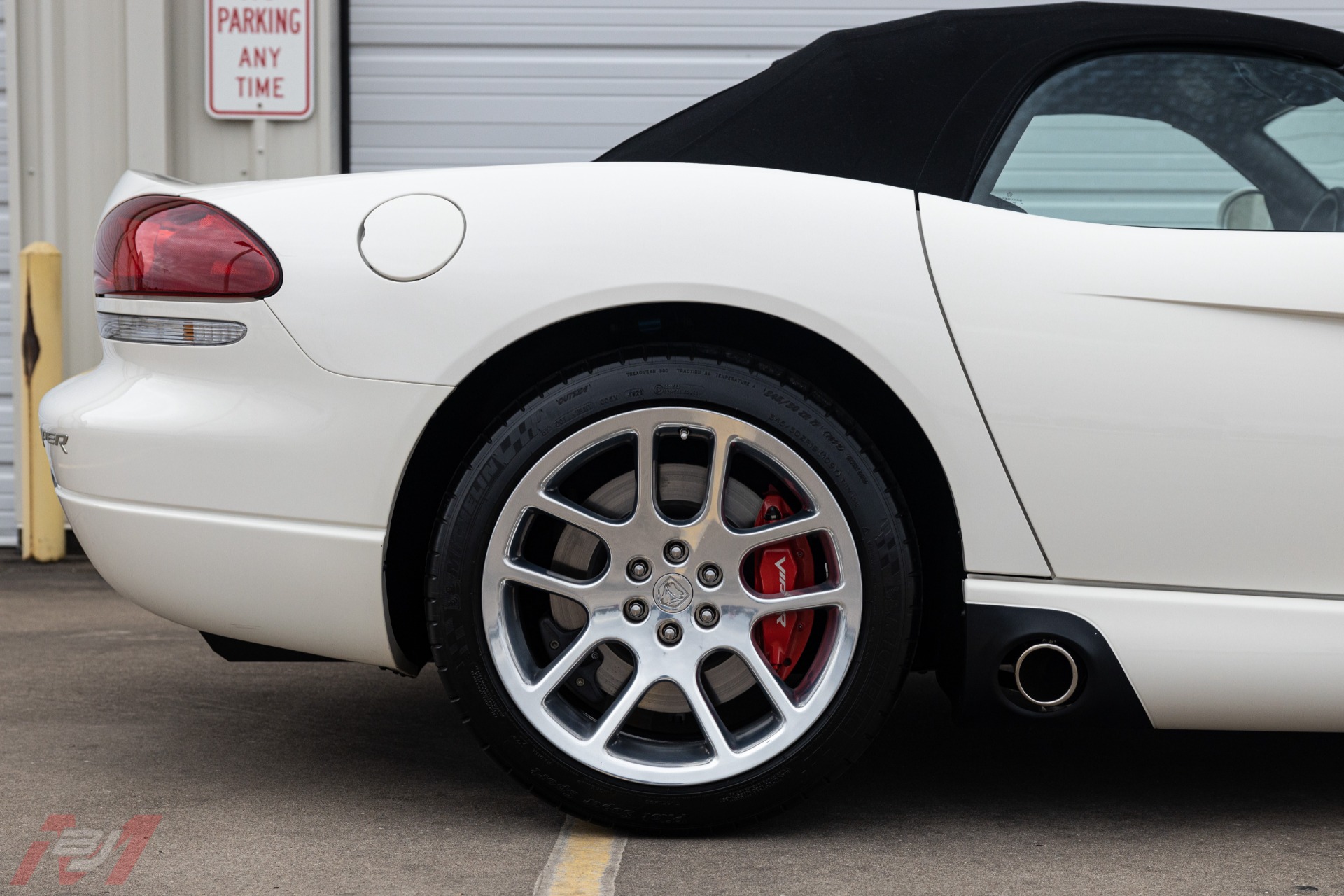 Used-2005-Dodge-Viper-SRT-10-Commemorative-Edition