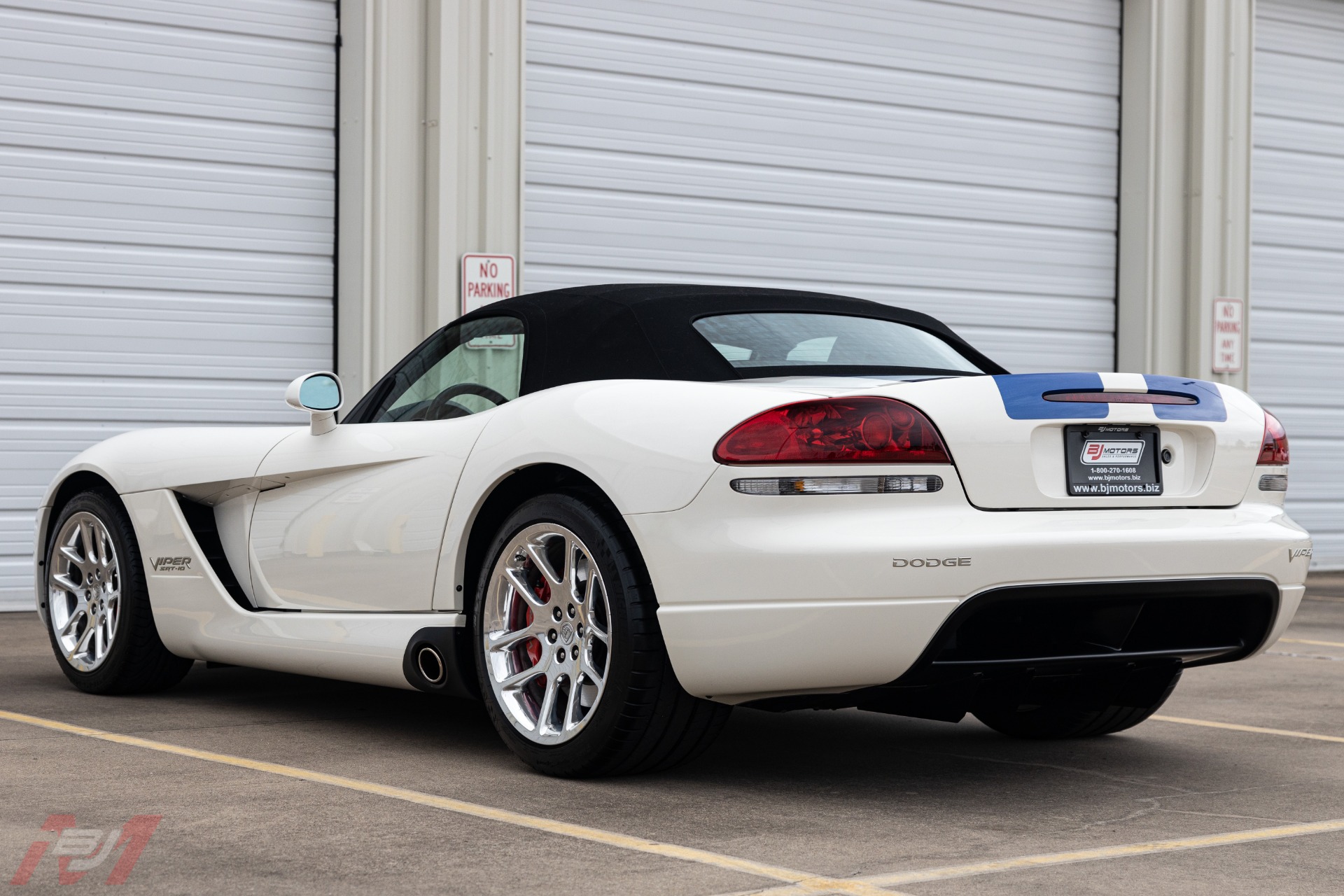 Used-2005-Dodge-Viper-SRT-10-Commemorative-Edition