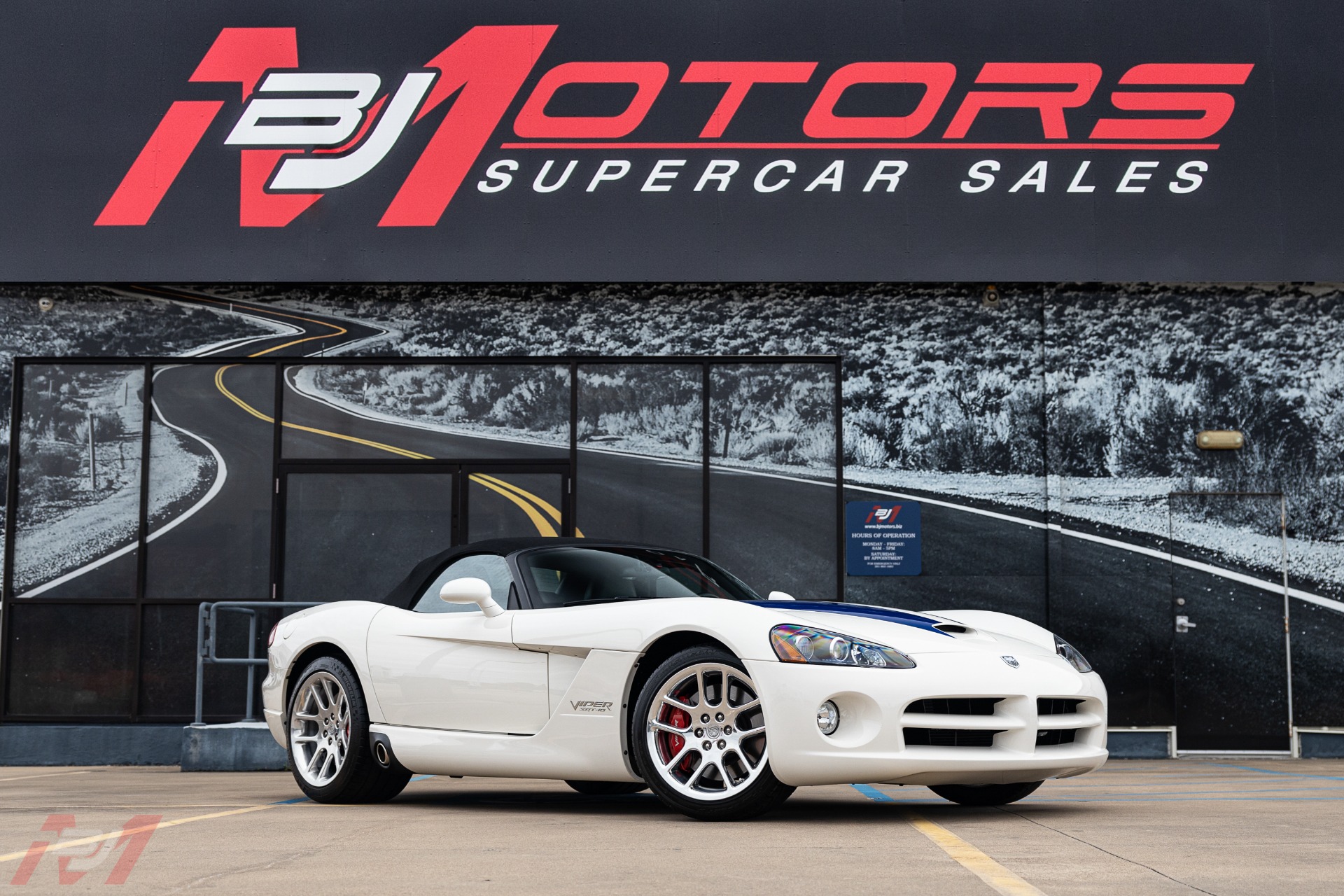 Used-2005-Dodge-Viper-SRT-10-Commemorative-Edition