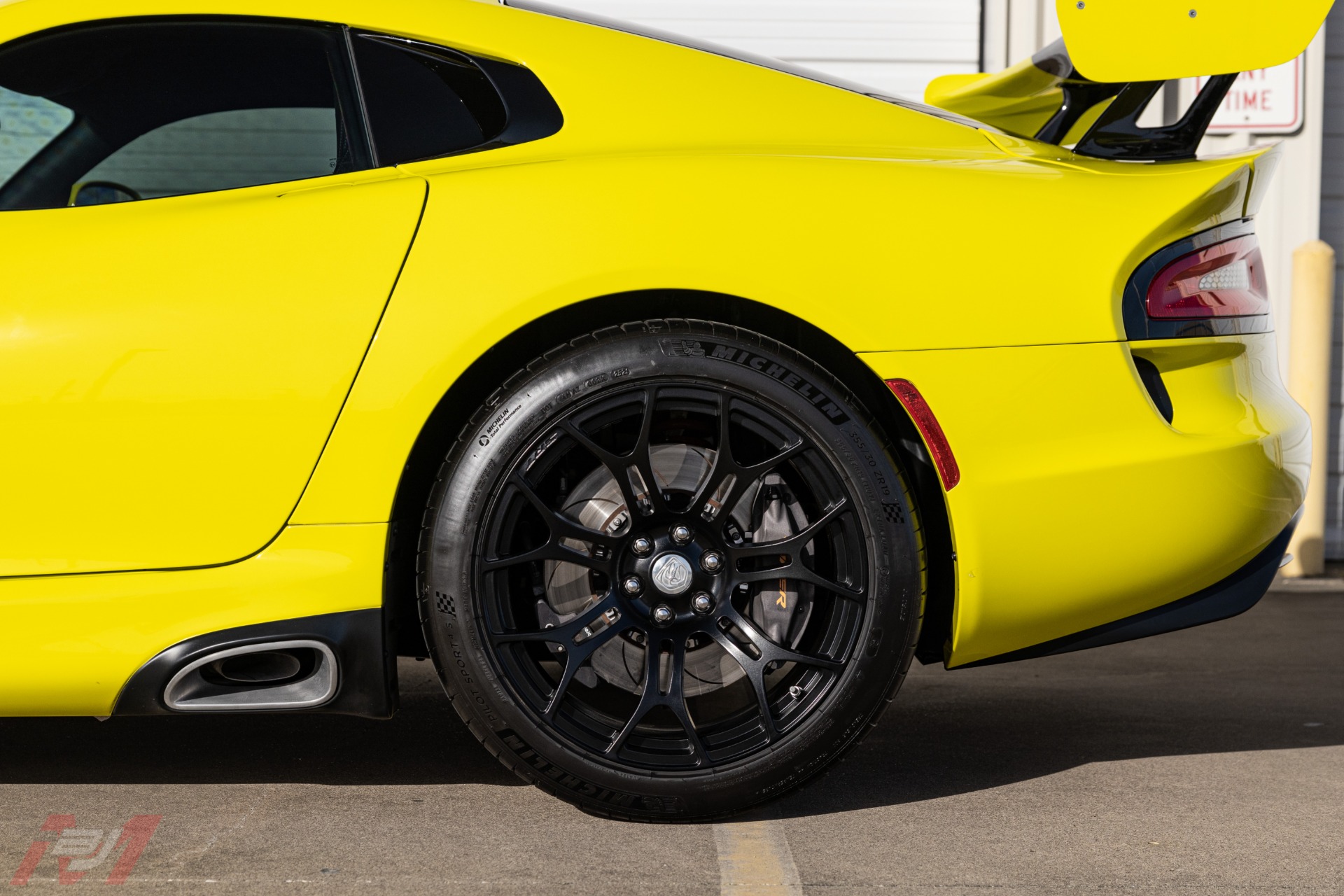 Used-2016-Dodge-Viper-GTC-TA-20-1-of-1