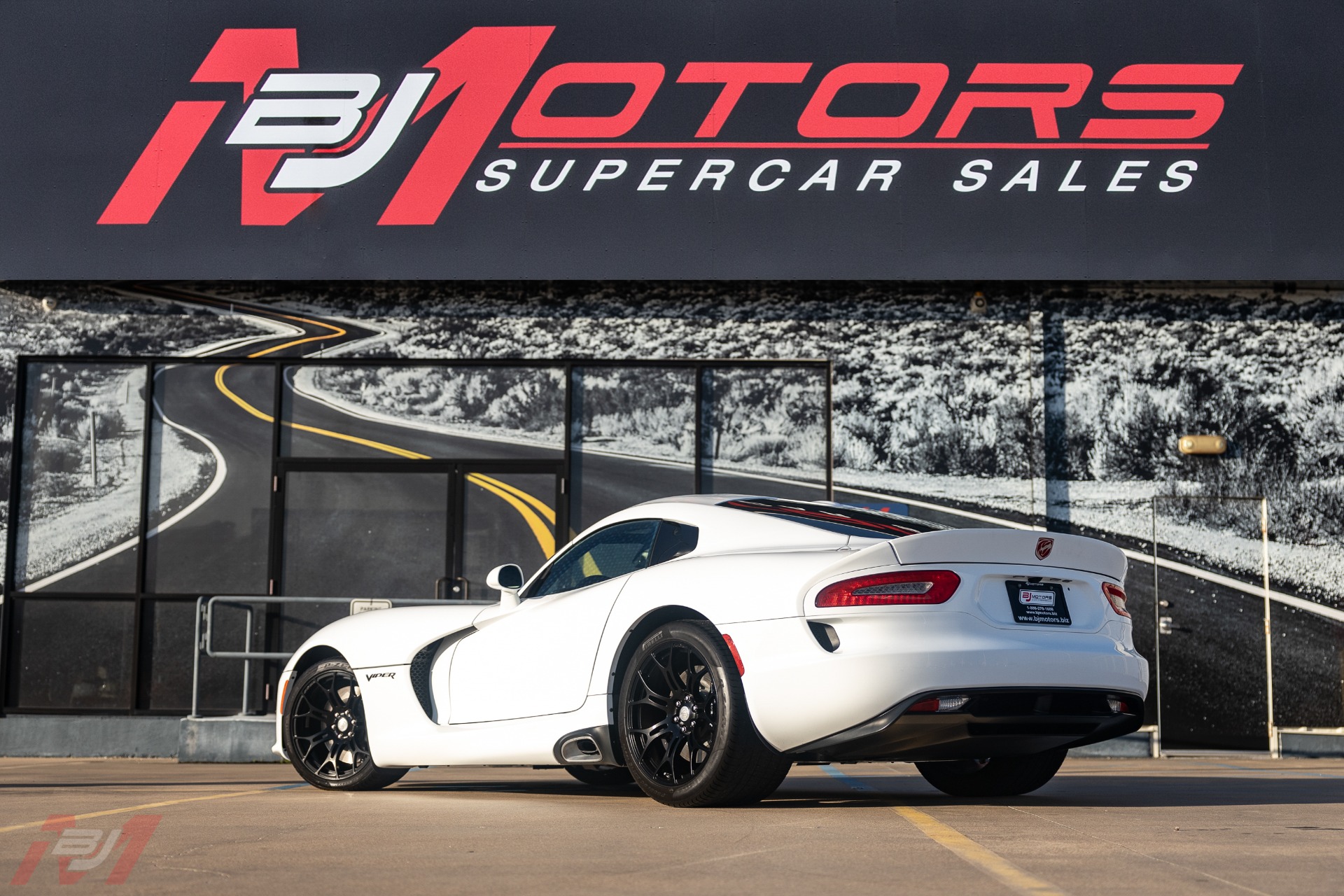 Used-2016-Dodge-Viper-SRT