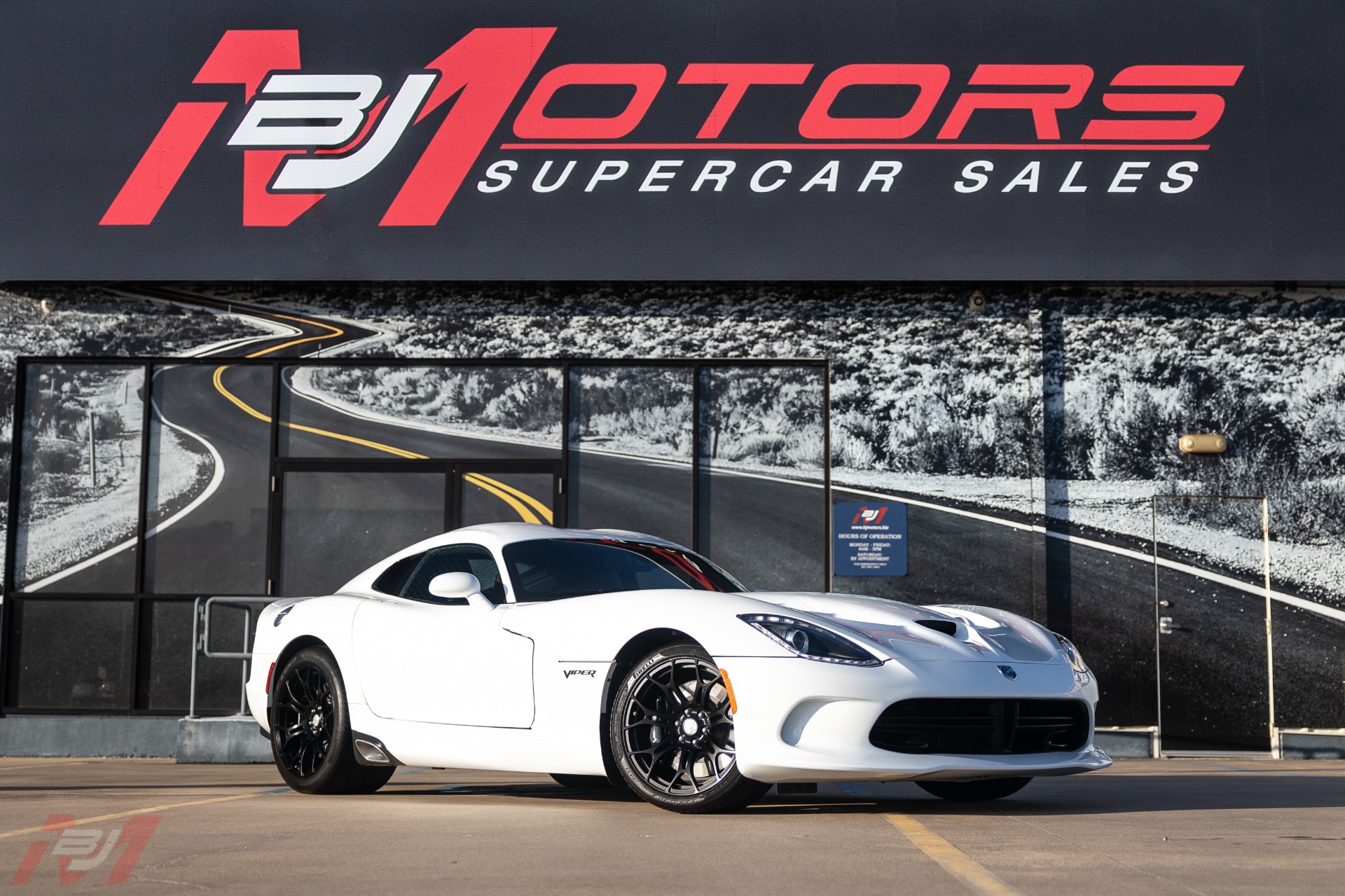 Used-2016-Dodge-Viper-SRT