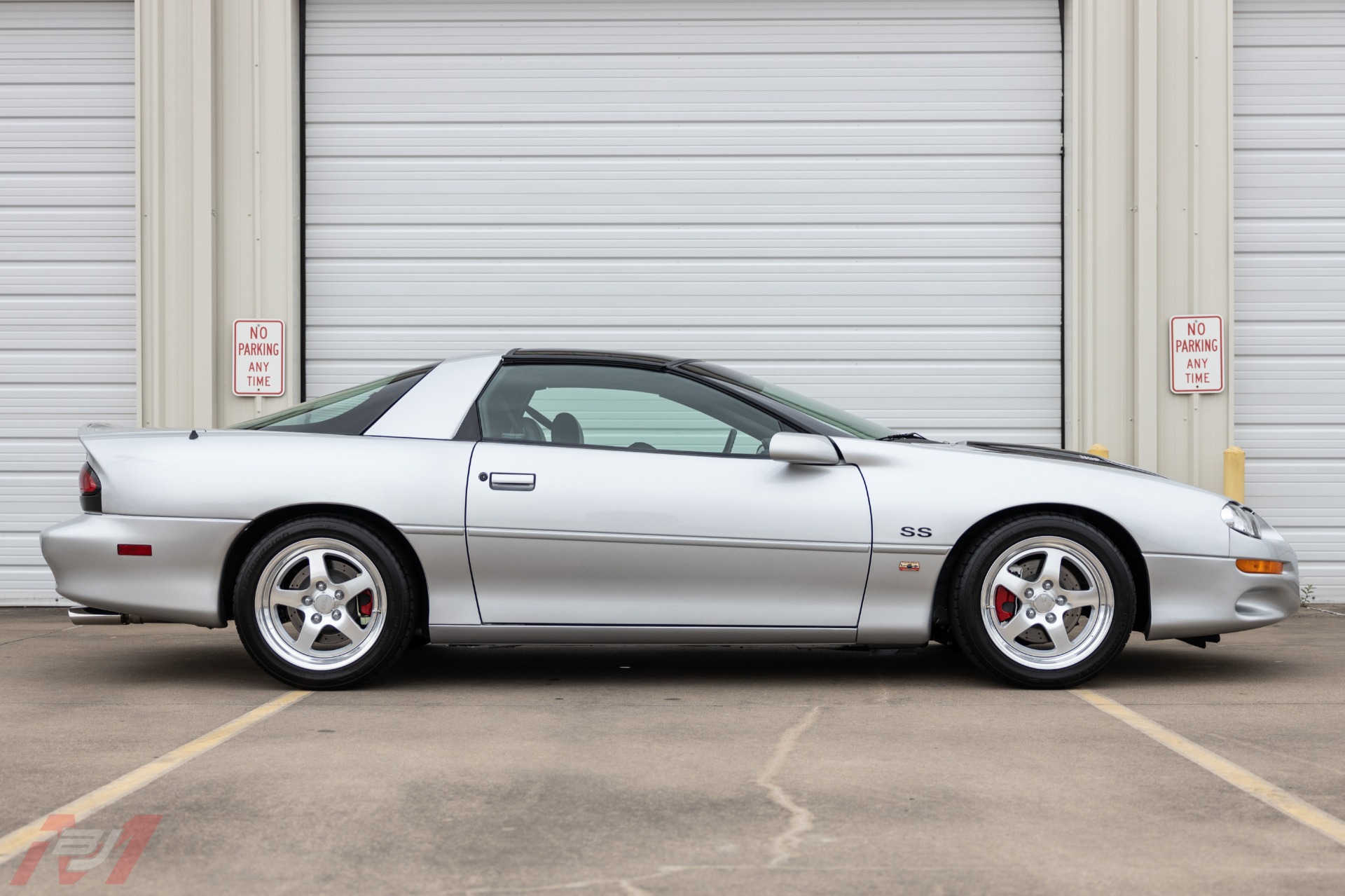 Used-2002-Chevrolet-Camaro-SS-Berger