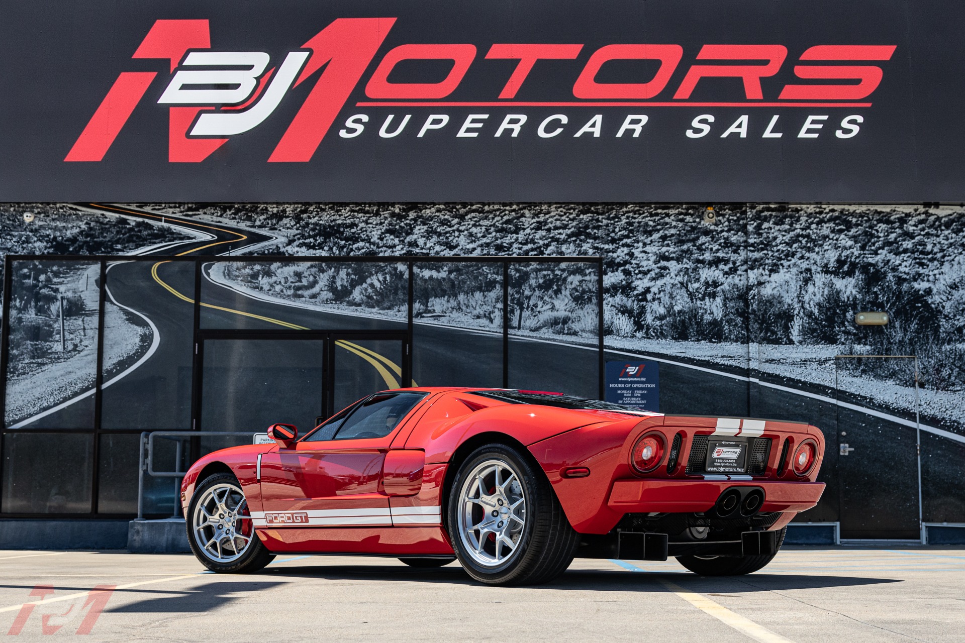 Used-2005-Ford-GT-4-Option-Car-with-178-Miles