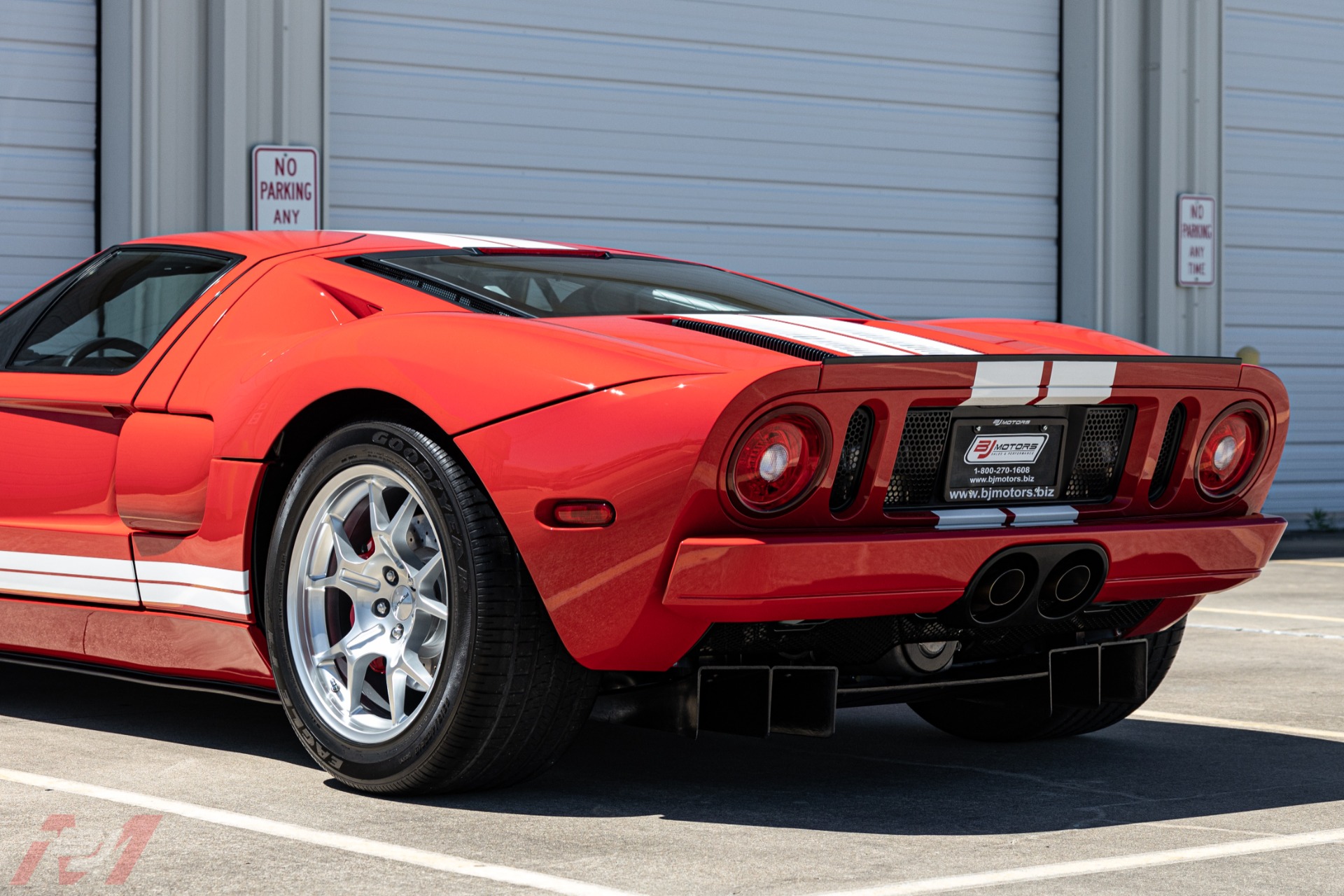 Used-2005-Ford-GT-4-Option-Car-with-178-Miles