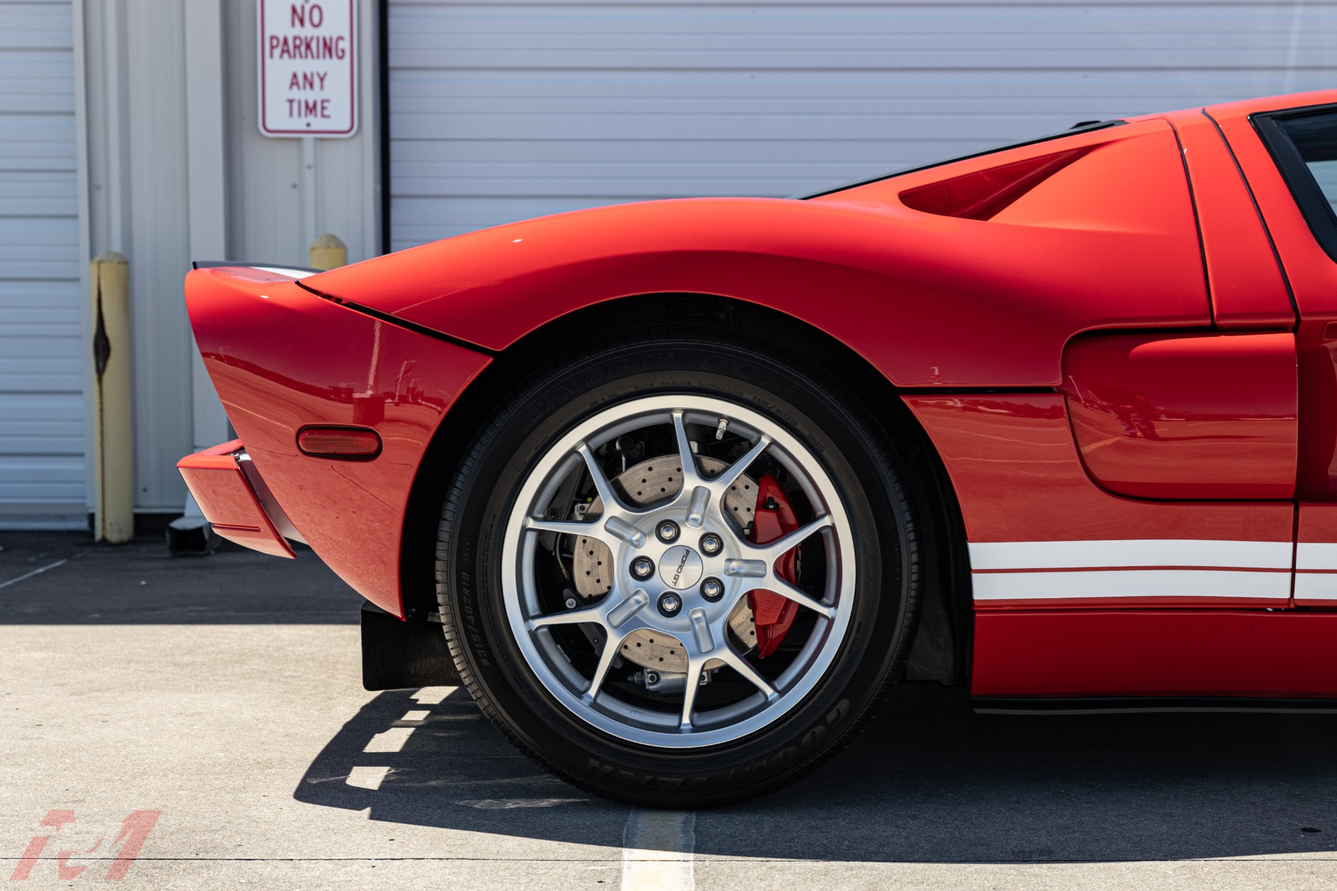 Used-2005-Ford-GT-4-Option-Car-with-178-Miles