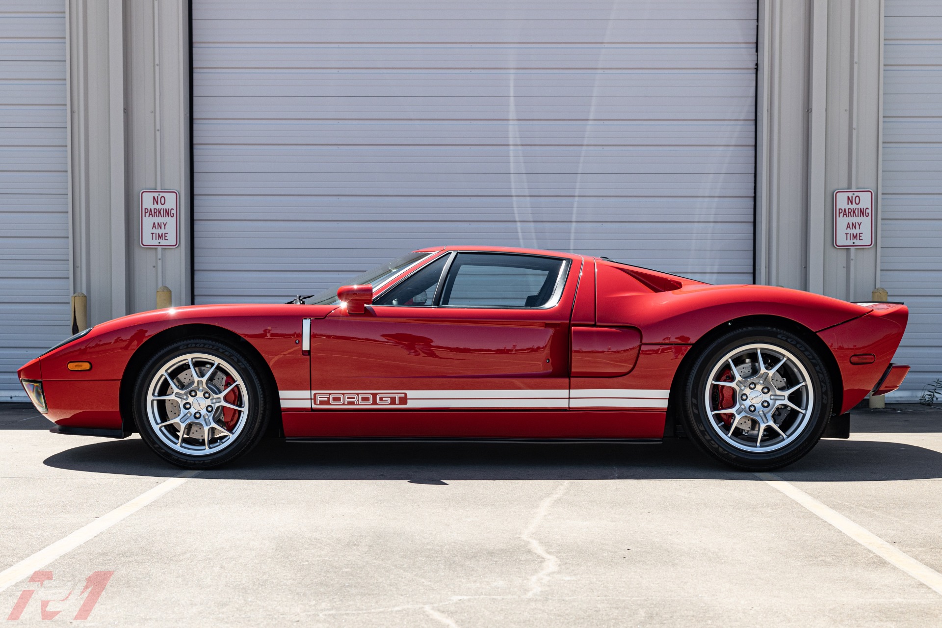 Used-2005-Ford-GT-4-Option-Car-with-178-Miles