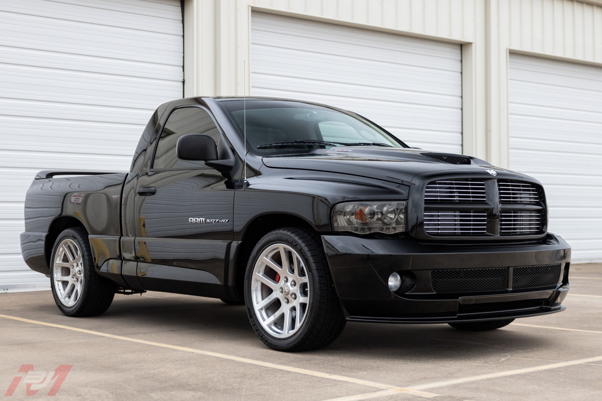 Used-2004-Dodge-Ram-1500-SRT-10