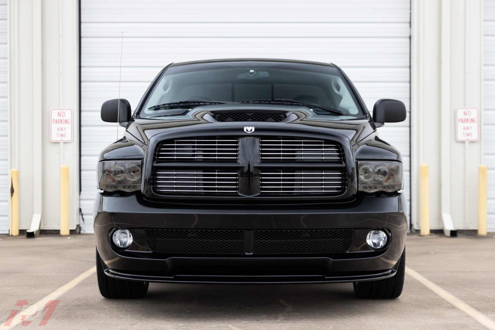 Used-2004-Dodge-Ram-1500-SRT-10