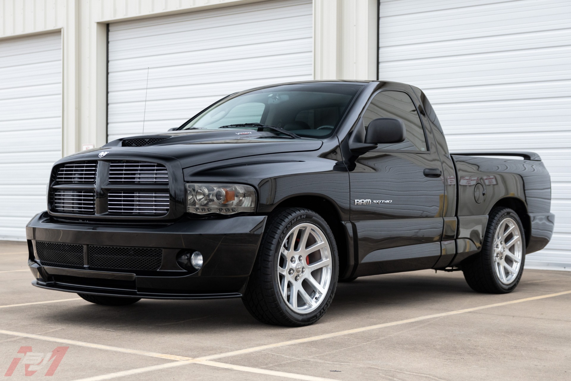 Used-2004-Dodge-Ram-1500-SRT-10