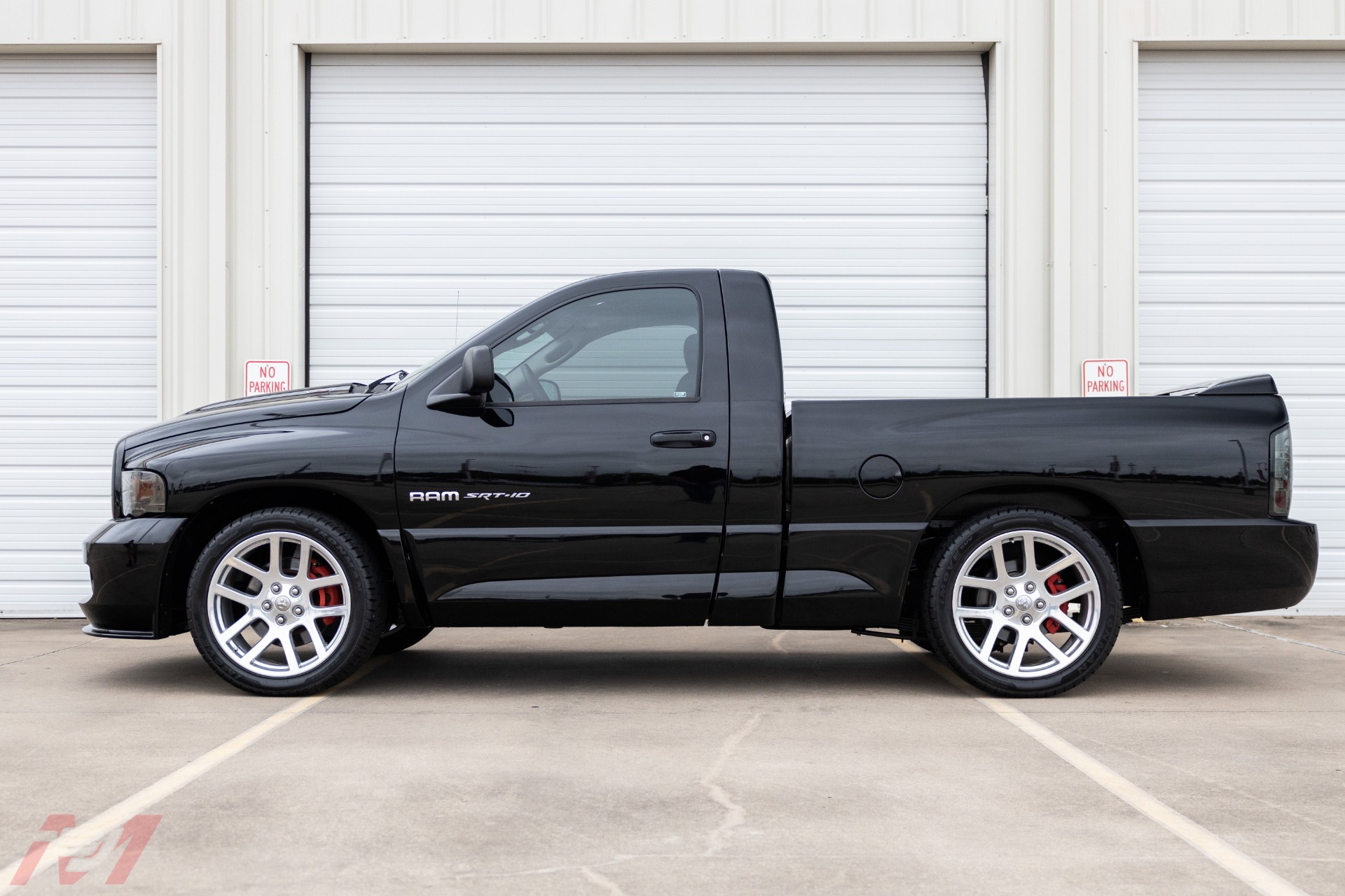 Used-2004-Dodge-Ram-1500-SRT-10