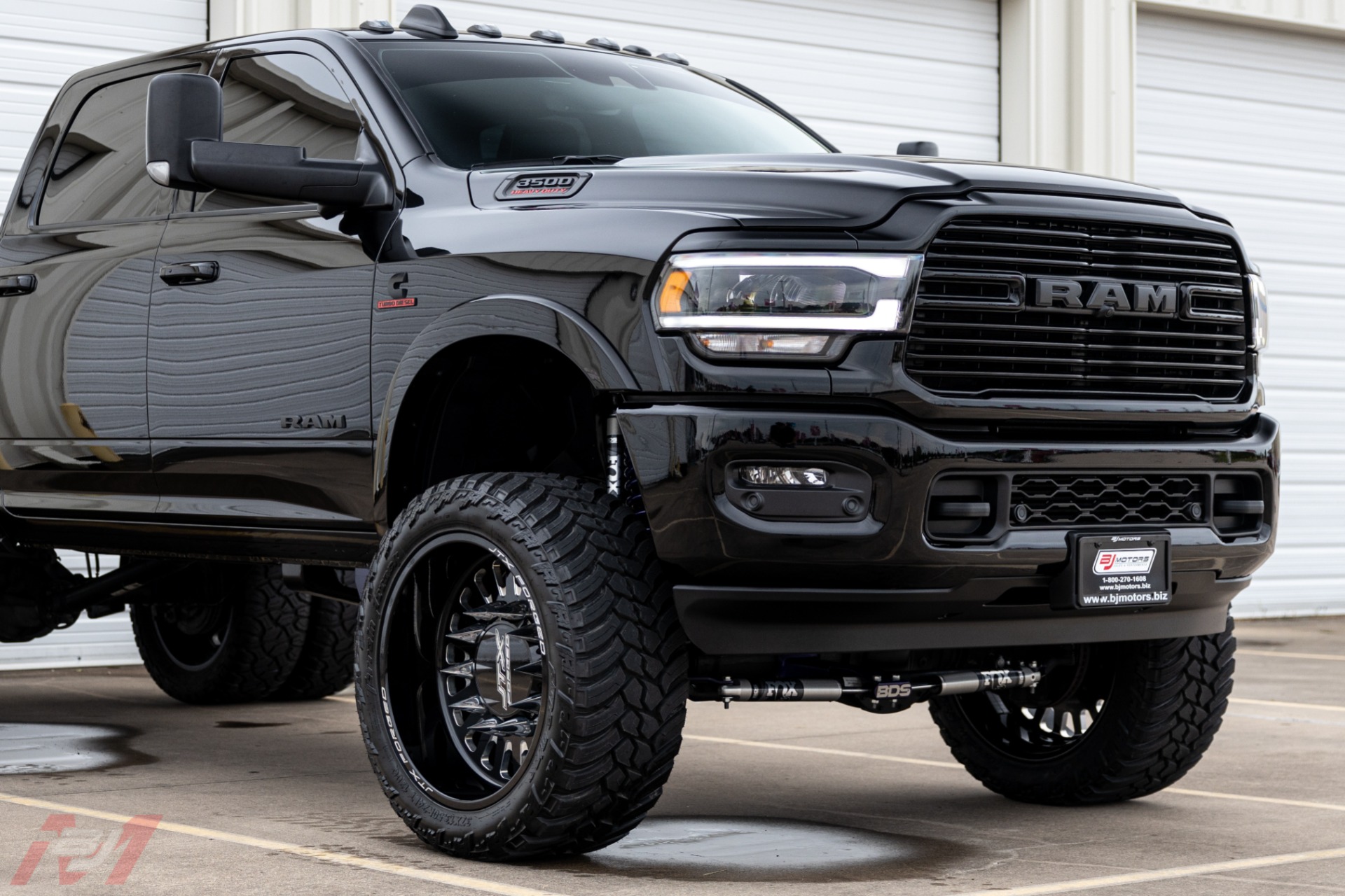 2020 Ram 2500 and 3500 Black Edition paints it all black - Autoblog