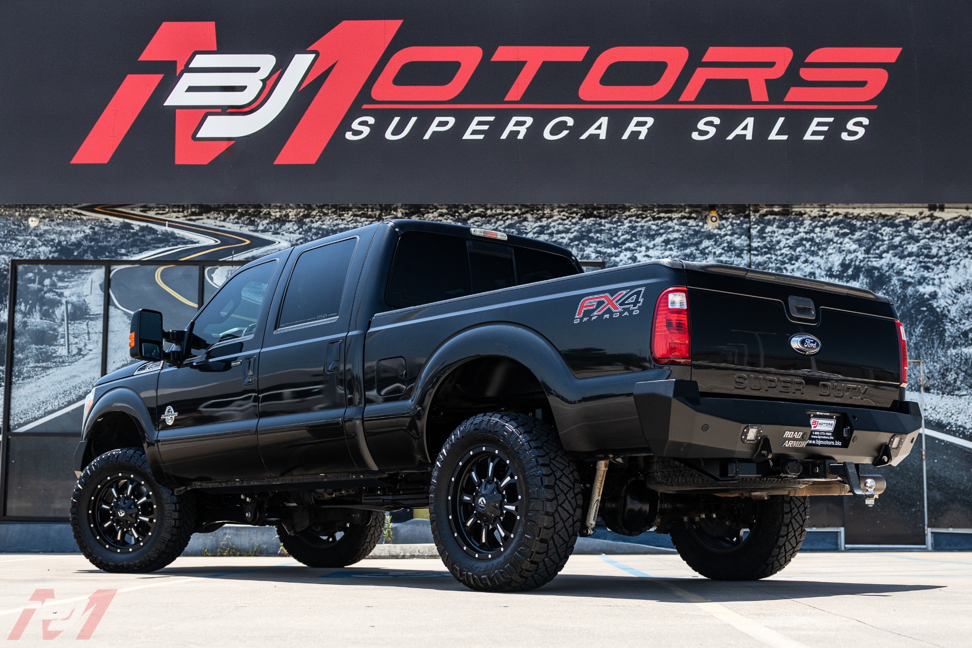 Used-2015-Ford-F-250-Super-Duty-Lariat-FX4