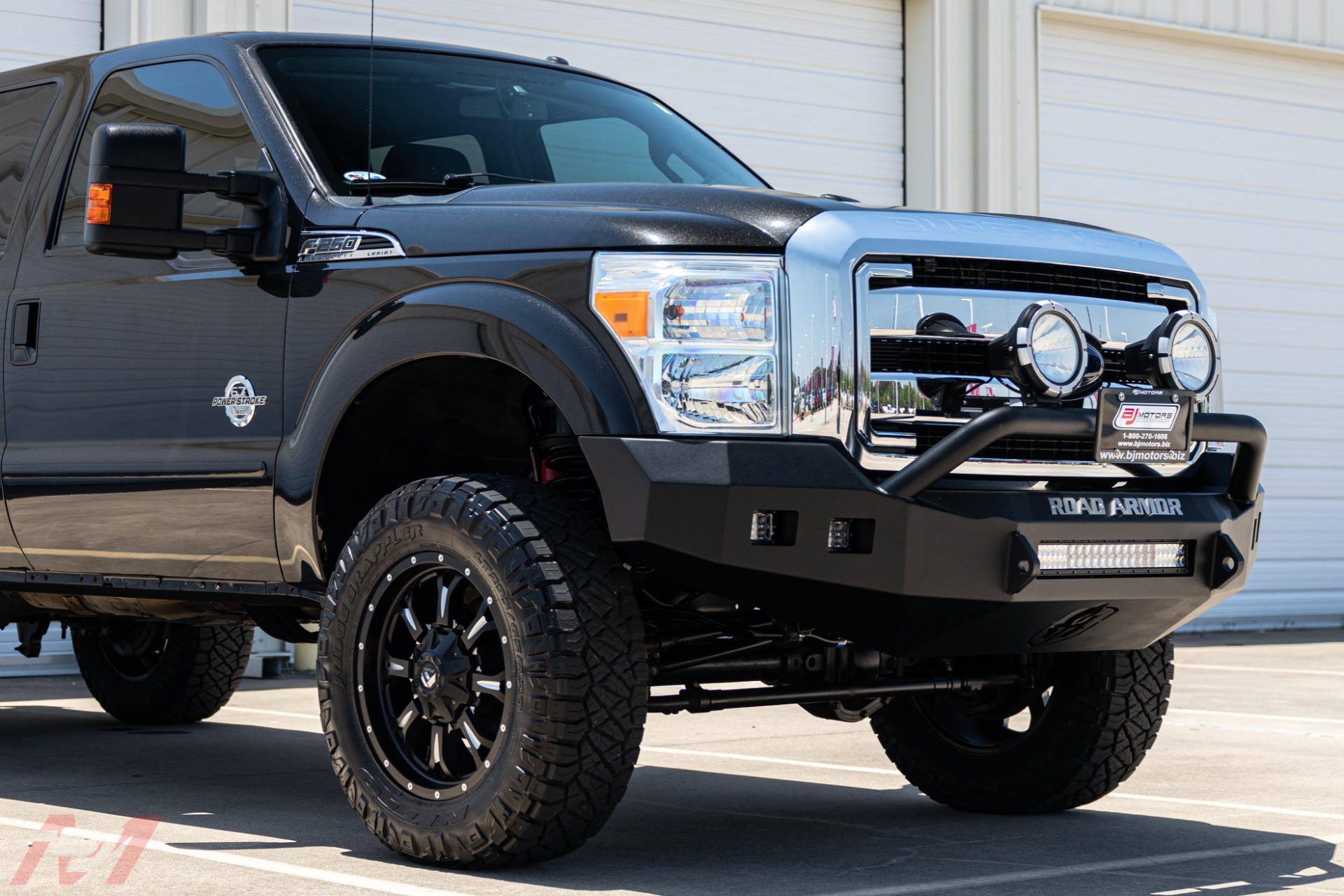 Used-2015-Ford-F-250-Super-Duty-Lariat-FX4