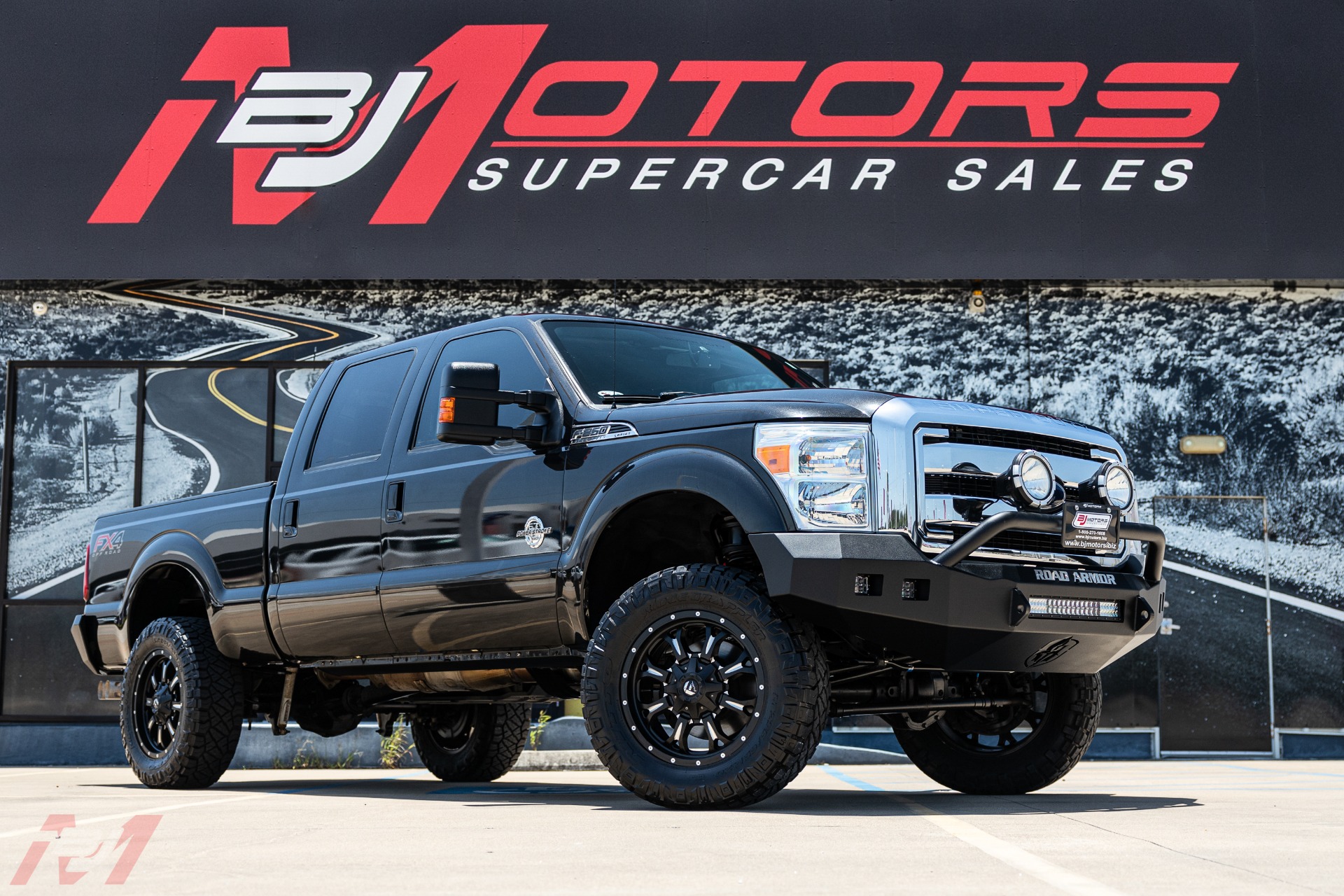 Used-2015-Ford-F-250-Super-Duty-Lariat-FX4