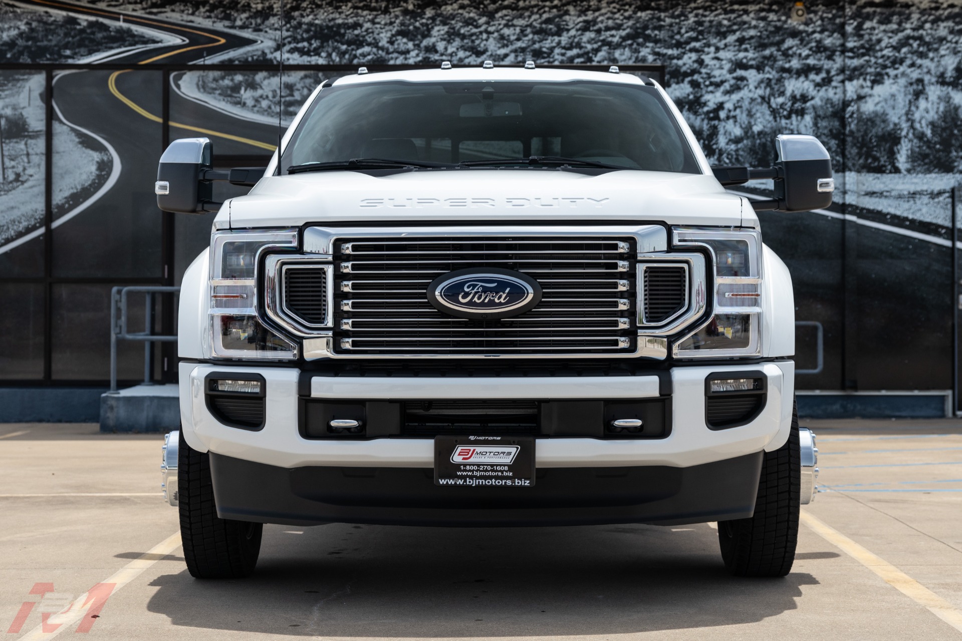 Used-2022-Ford-F-450-Super-Duty-Platinum