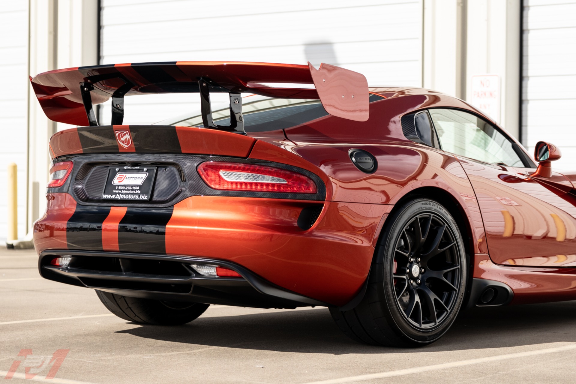 Used-2016-Dodge-Viper-ACR-Stryker-Orange