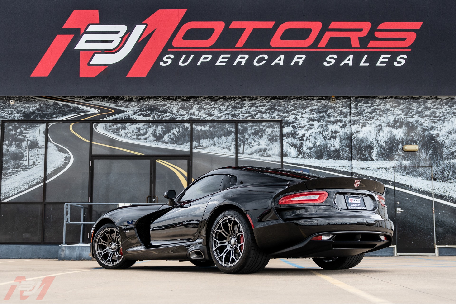 Used-2013-Dodge-Viper-GTS