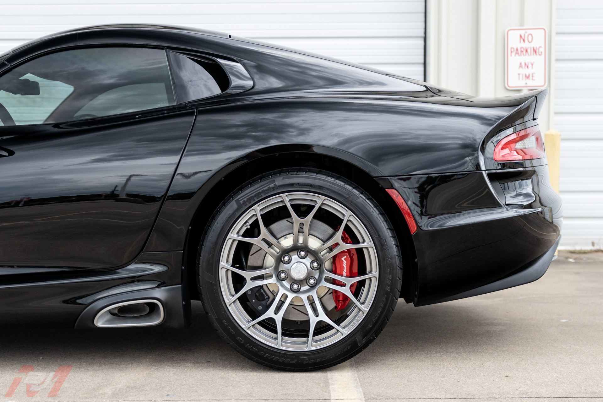 Used-2013-Dodge-Viper-GTS