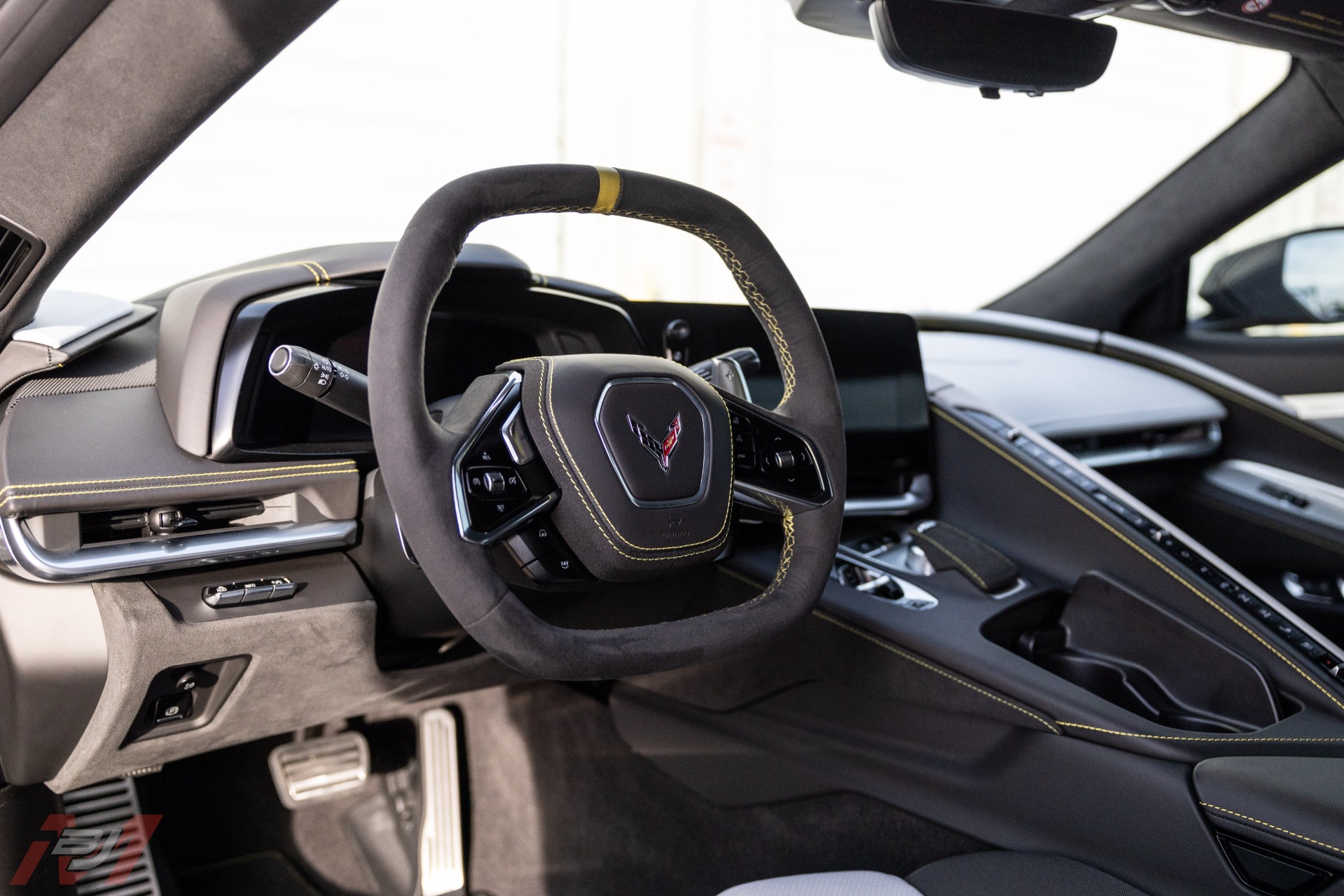 Used-2022-Chevrolet-Corvette-C8R-Edition