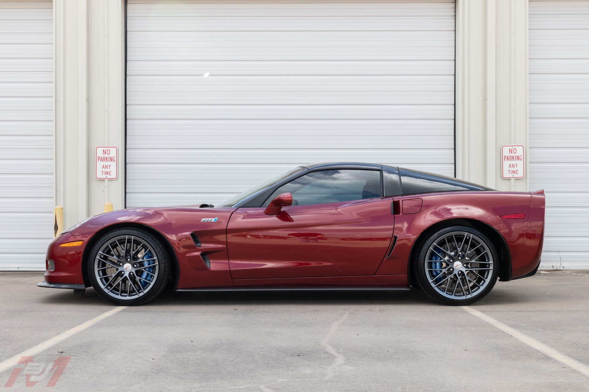 Used-2010-Chevrolet-Corvette-ZR1-3ZR