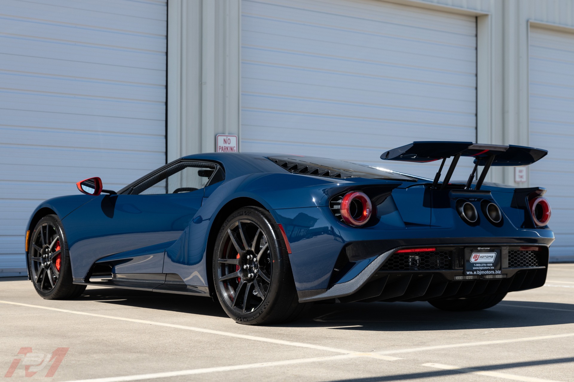 Used-2020-Ford-GT-Carbon-Series-with-Delivery-Miles